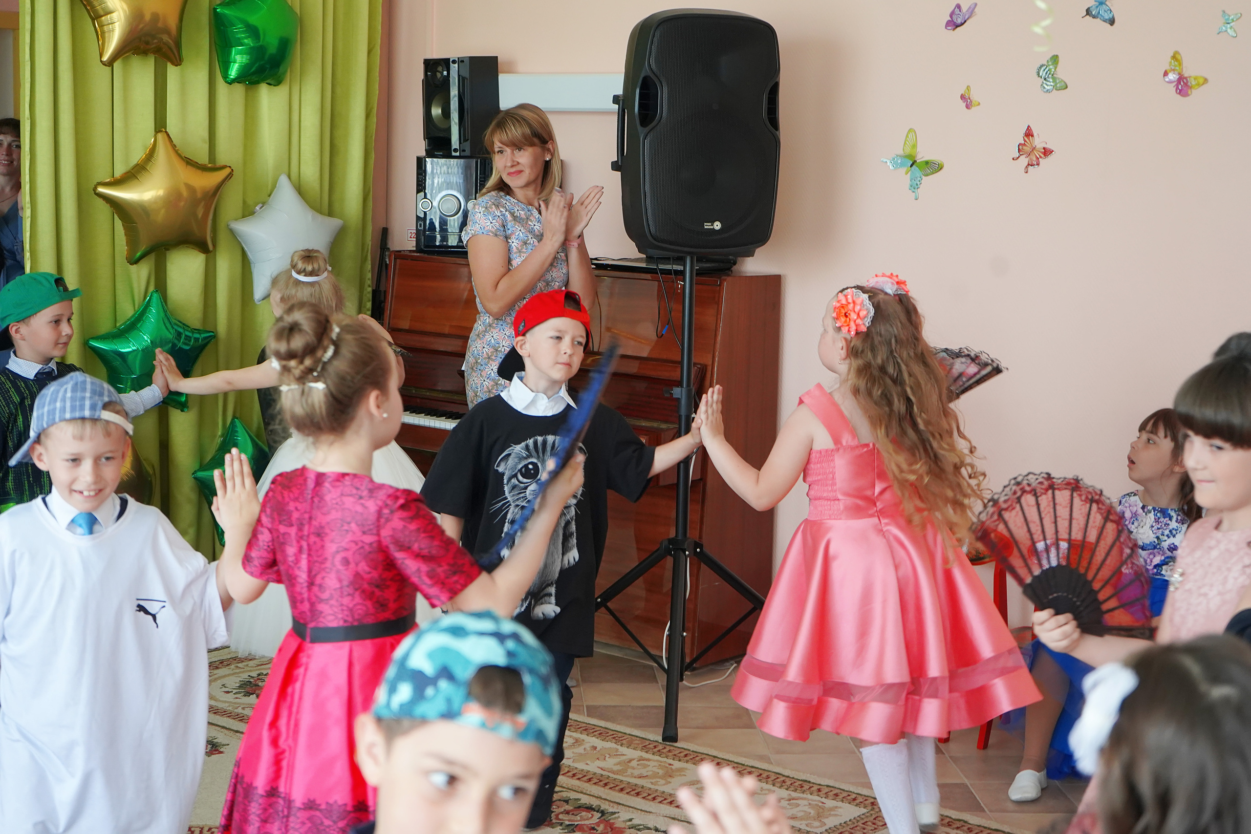 Фотосъемка видеосъёмка фотограф видеооператор новогодних утренников  в. Фотограф, видеооператор Нина Коршунова