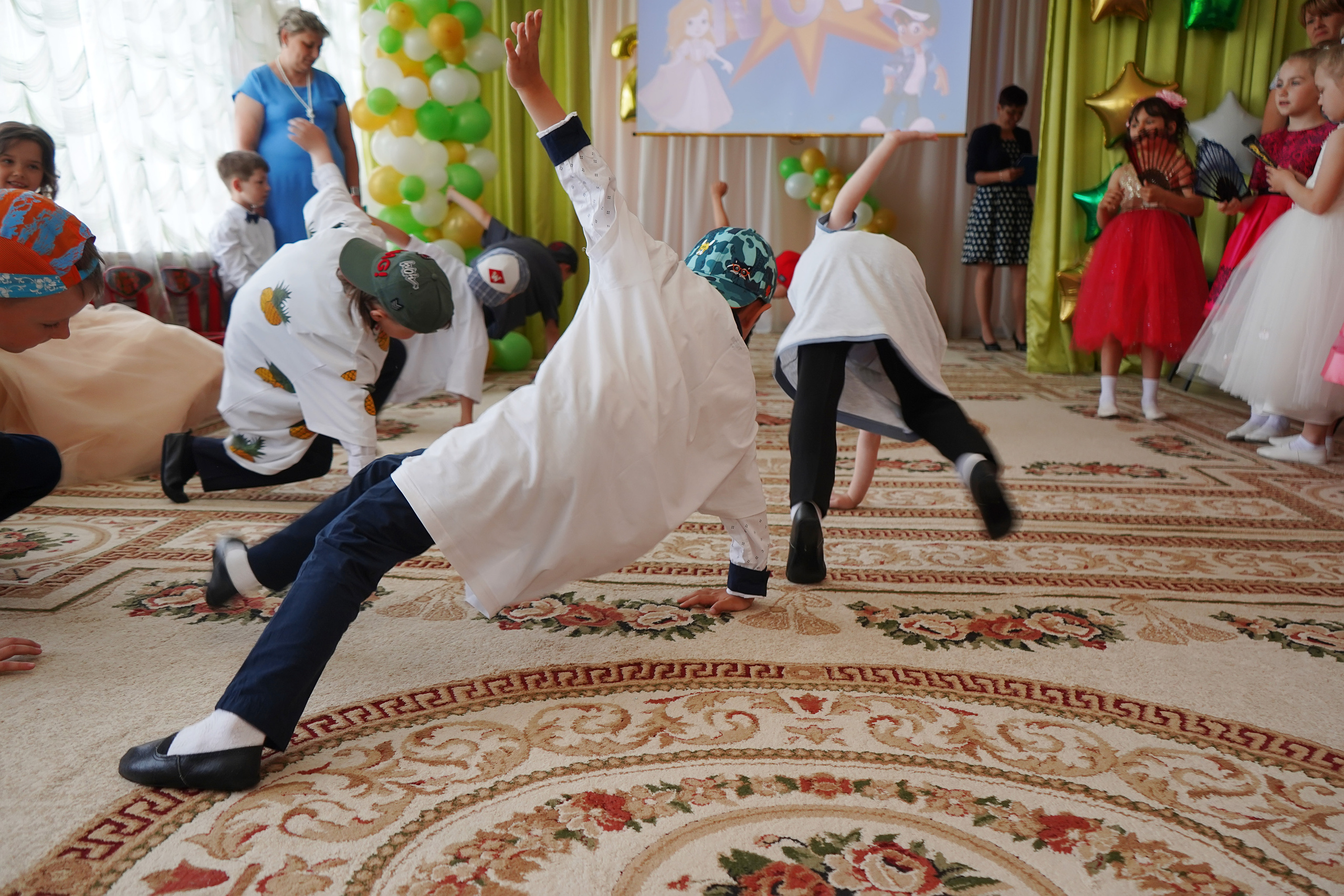 Фотосъемка видеосъёмка фотограф видеооператор новогодних утренников  в. Фотограф, видеооператор Нина Коршунова