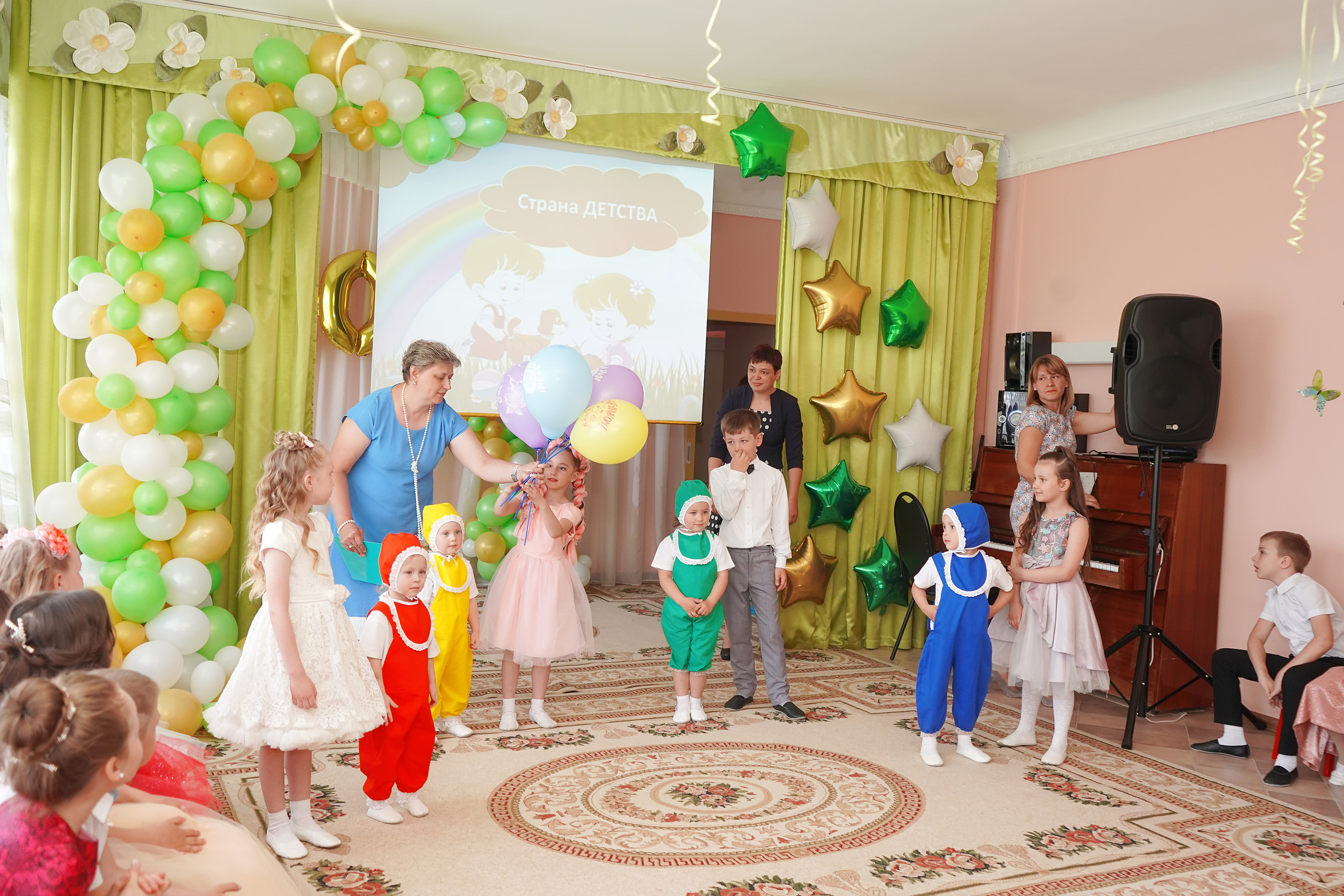 Фотосъемка видеосъёмка фотограф видеооператор новогодних утренников  в. Фотограф, видеооператор Нина Коршунова