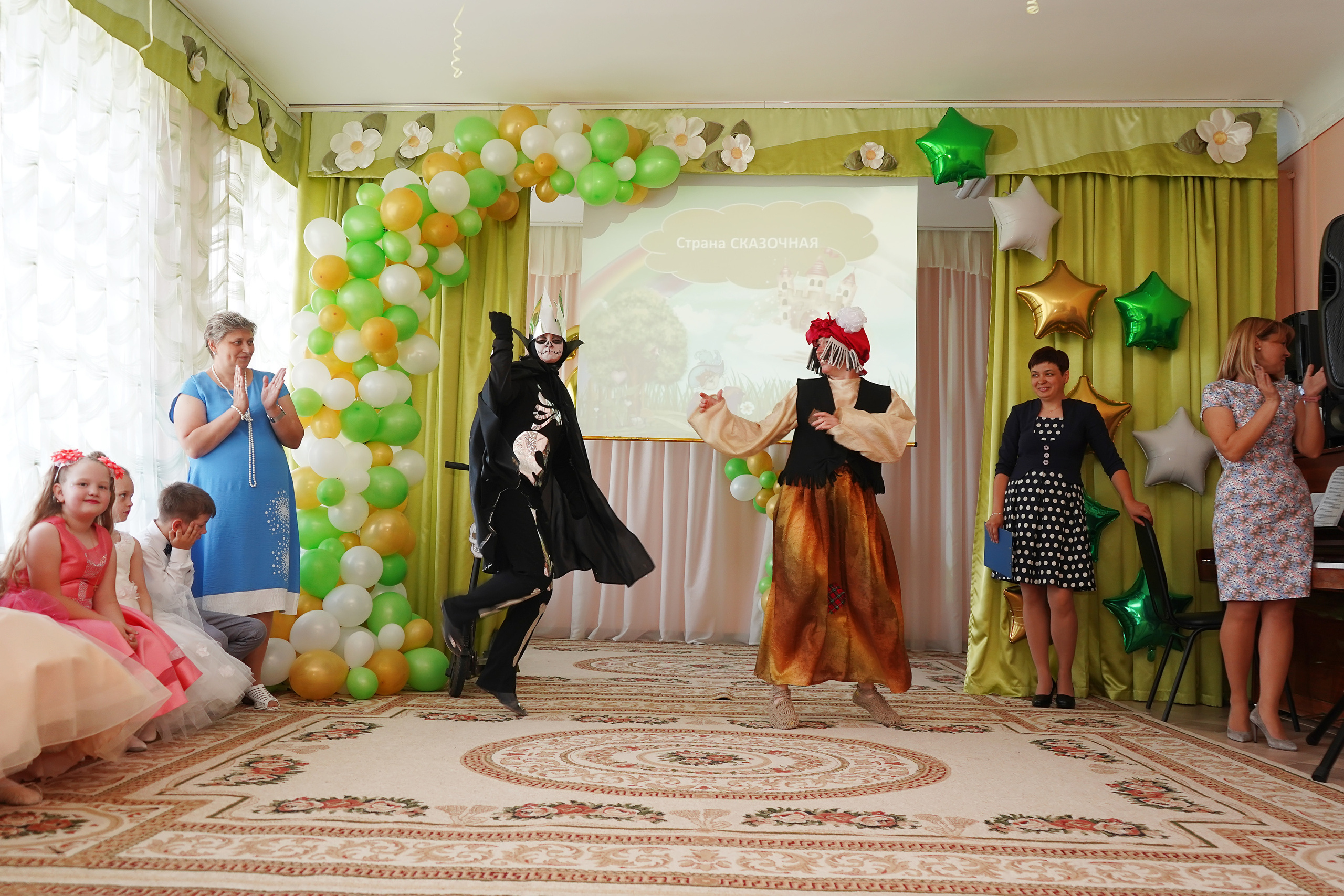 Фотосъемка видеосъёмка фотограф видеооператор новогодних утренников  в. Фотограф, видеооператор Нина Коршунова