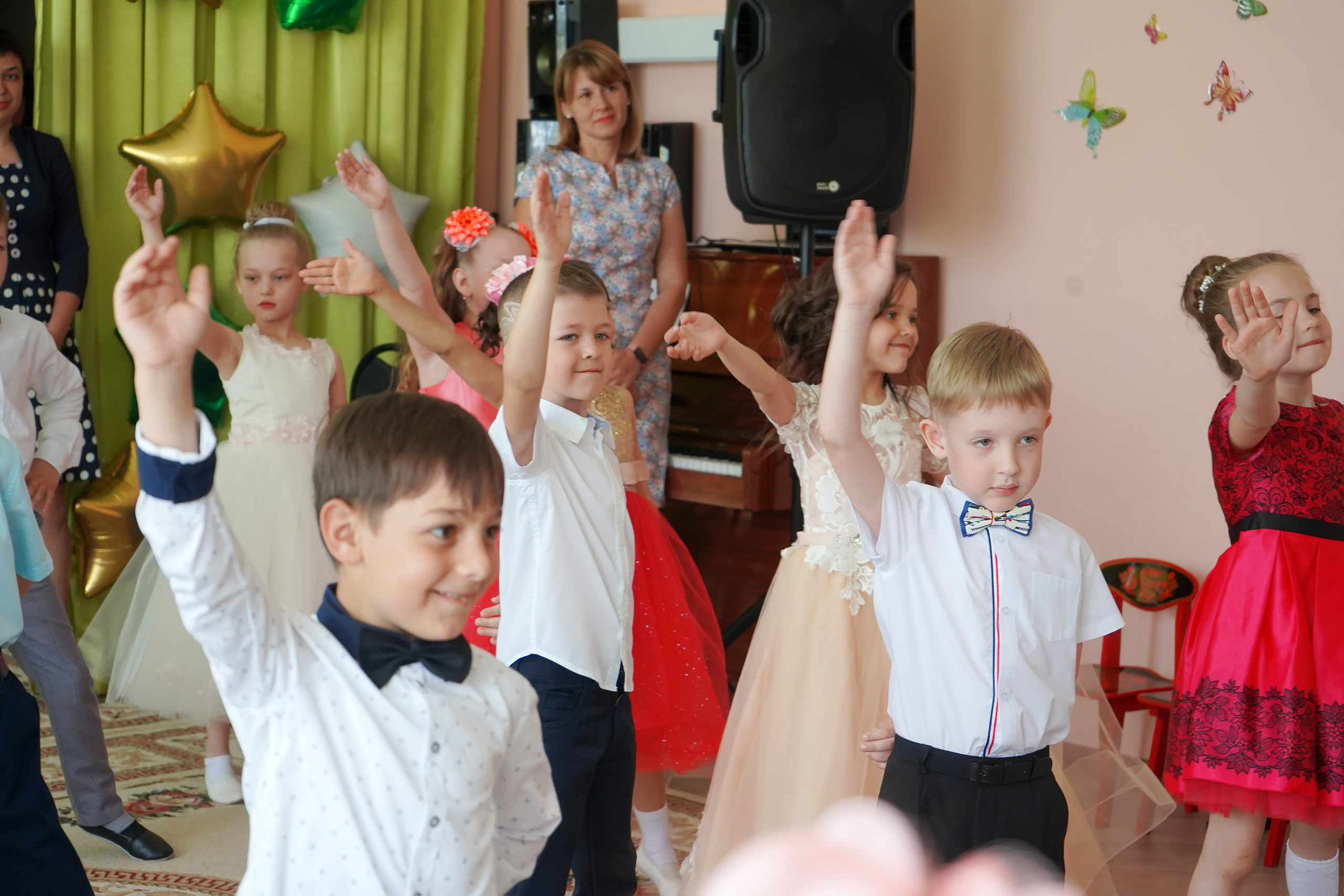 Фотосъемка видеосъёмка фотограф видеооператор новогодних утренников  в. Фотограф, видеооператор Нина Коршунова