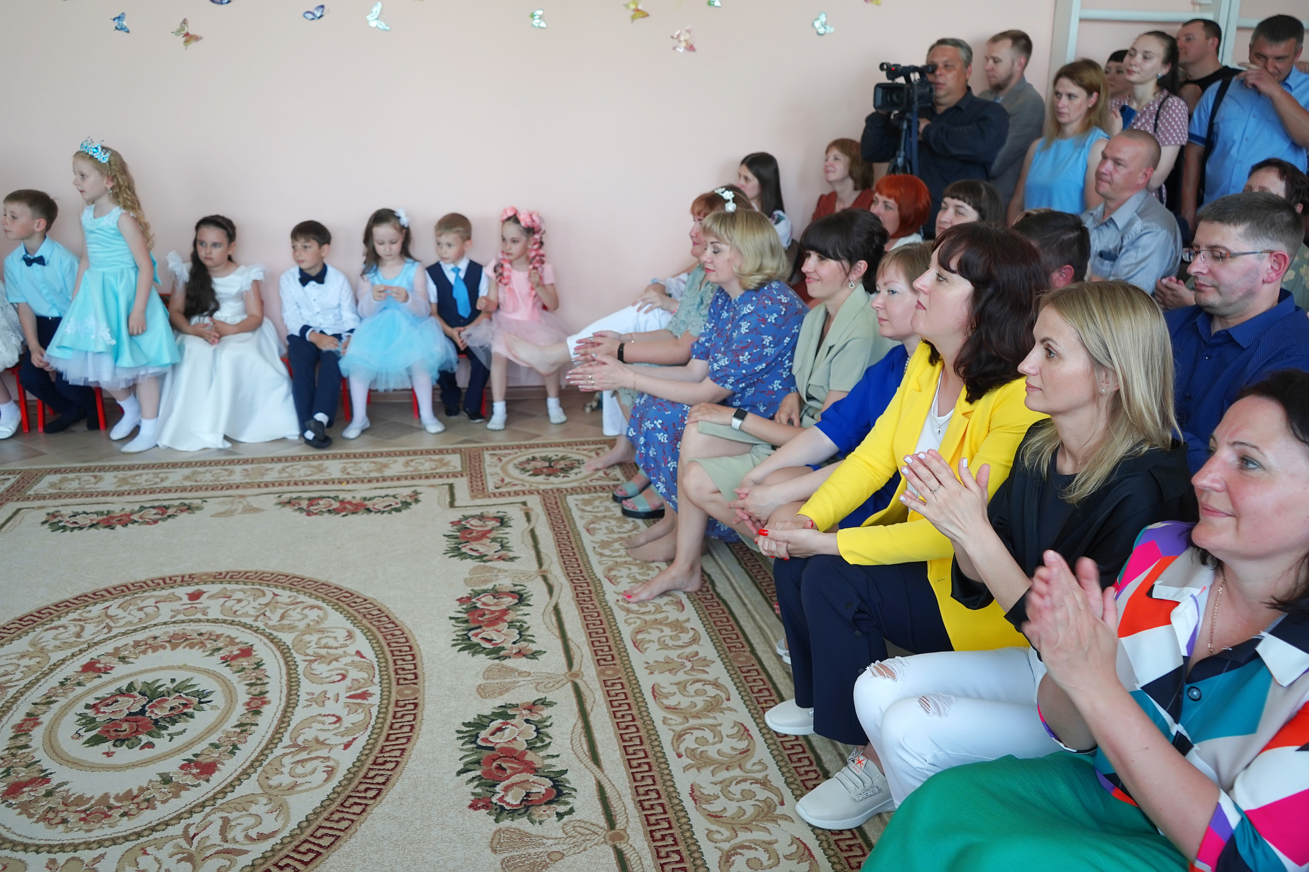 Фотосъемка видеосъёмка фотограф видеооператор новогодних утренников  в. Фотограф, видеооператор Нина Коршунова