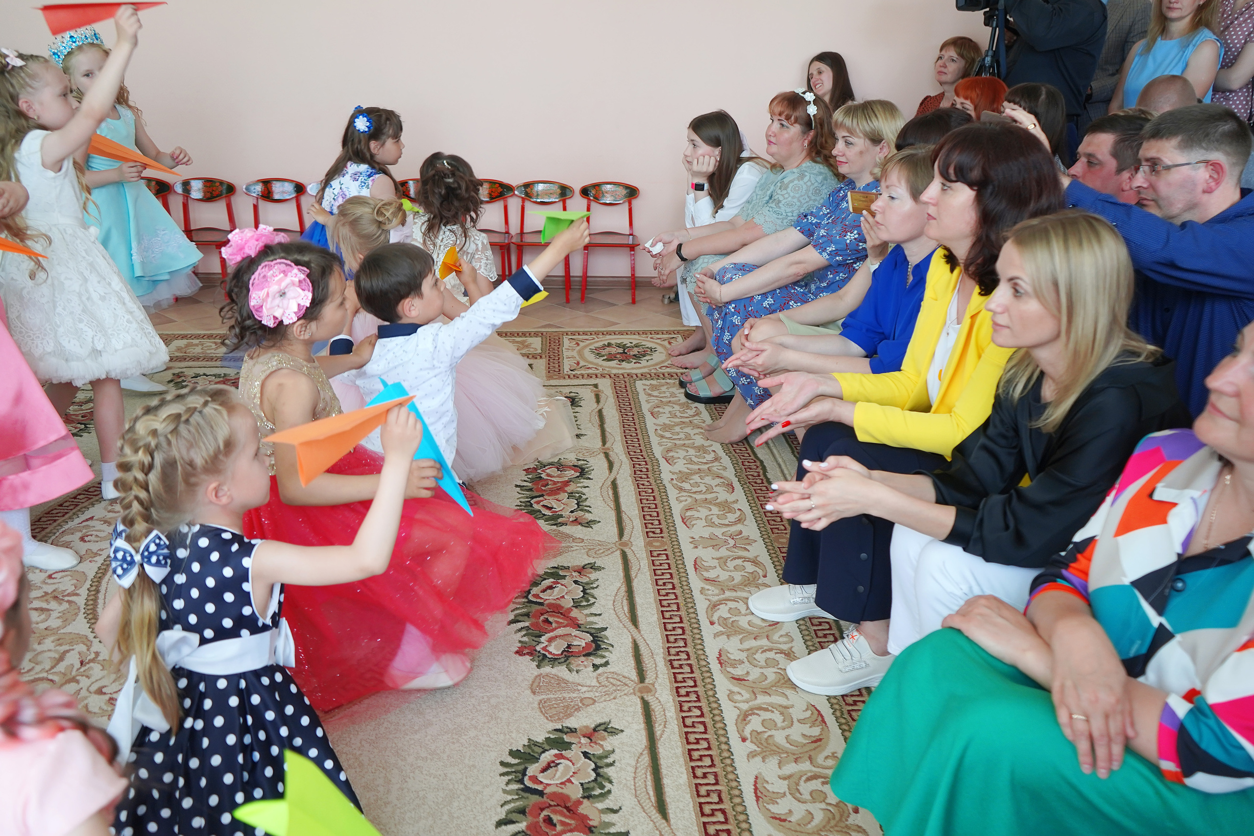 Фотосъемка видеосъёмка фотограф видеооператор новогодних утренников  в. Фотограф, видеооператор Нина Коршунова