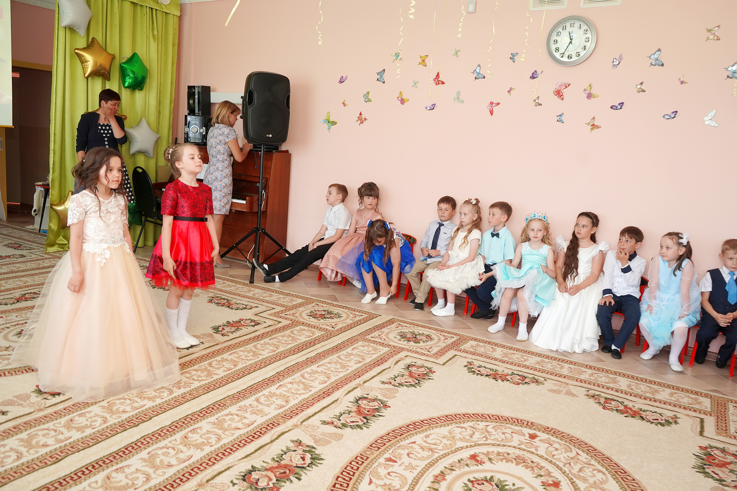 Фотосъемка видеосъёмка фотограф видеооператор новогодних утренников  в. Фотограф, видеооператор Нина Коршунова