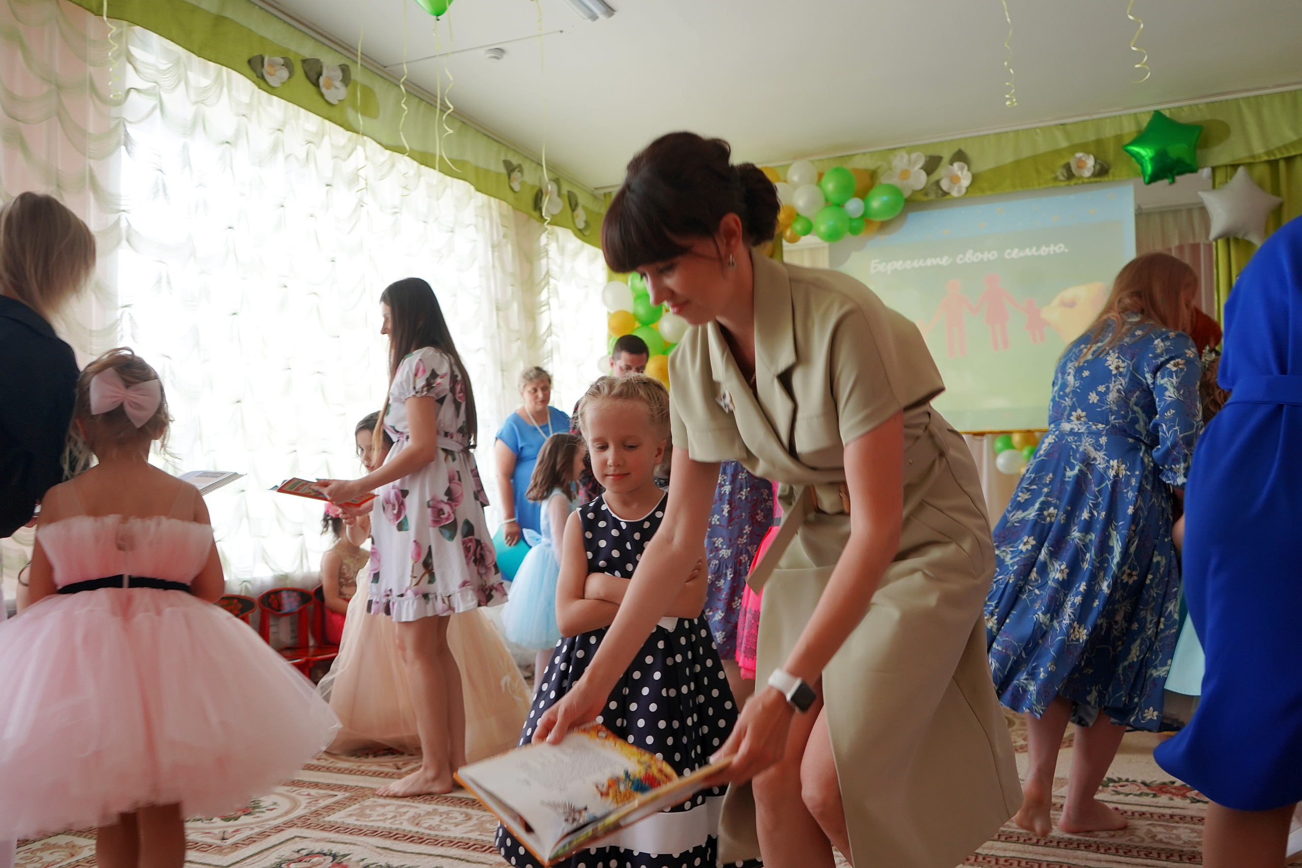 Фотосъемка видеосъёмка фотограф видеооператор новогодних утренников  в. Фотограф, видеооператор Нина Коршунова