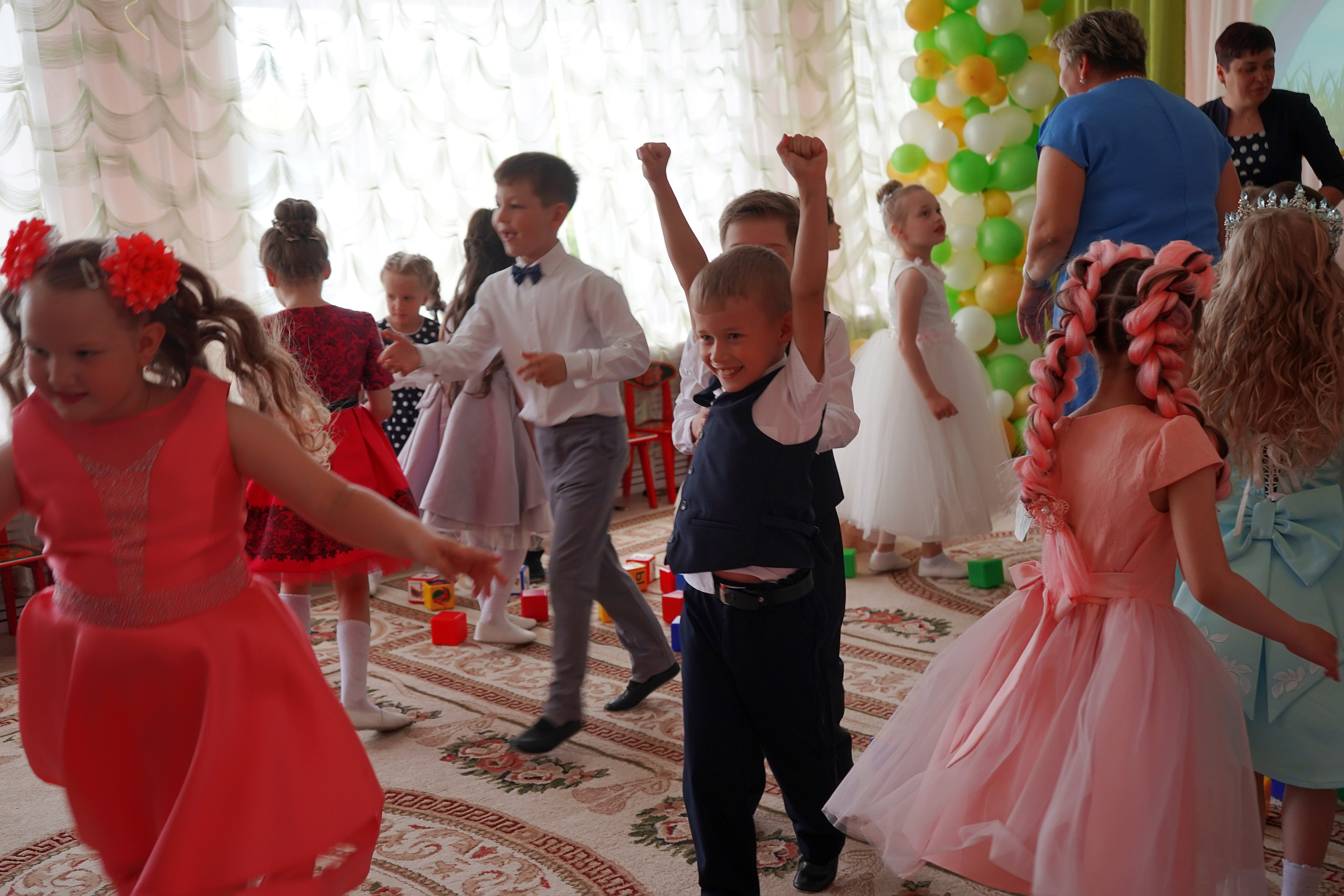 Фотосъемка видеосъёмка фотограф видеооператор новогодних утренников  в. Фотограф, видеооператор Нина Коршунова