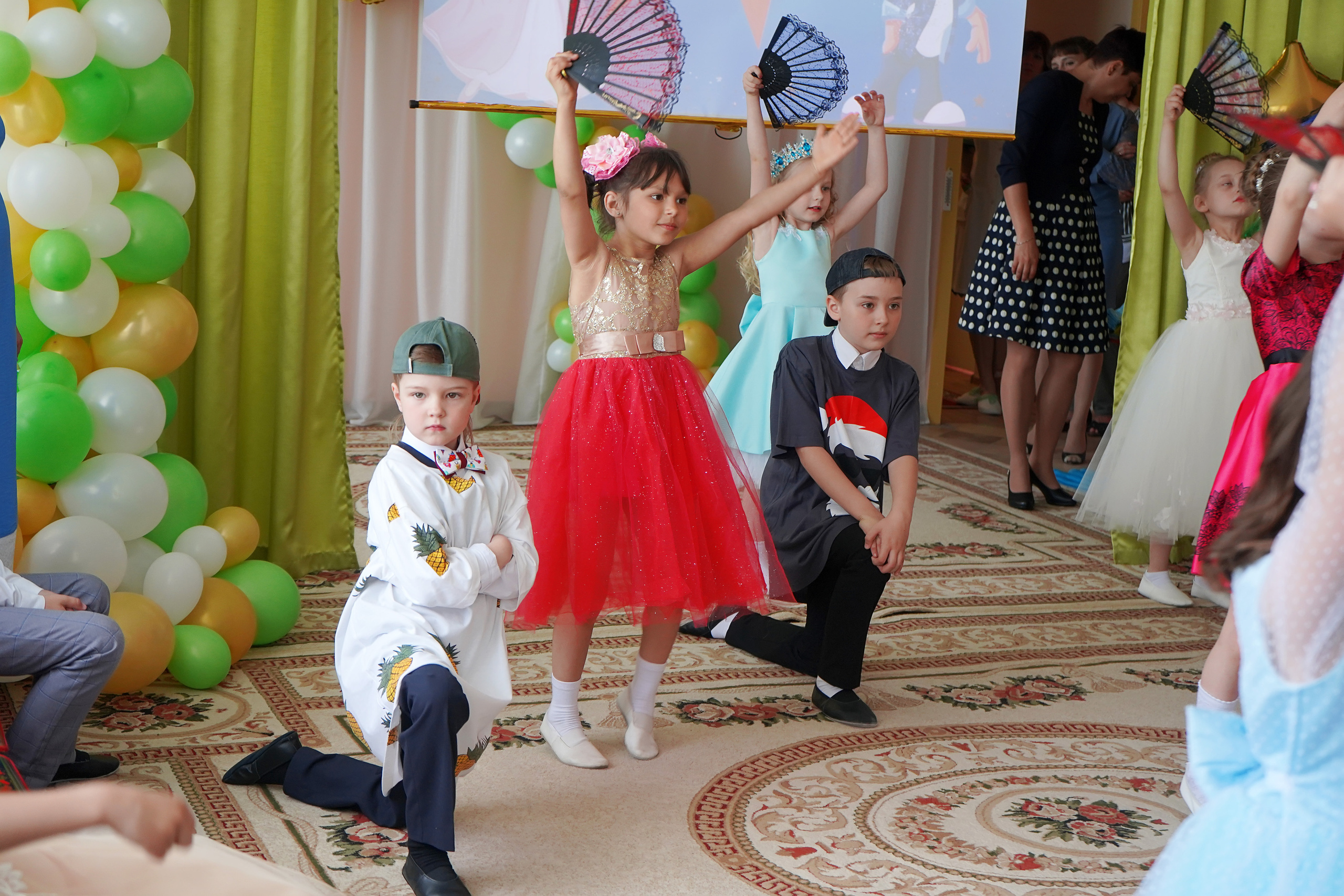 Фотосъемка видеосъёмка фотограф видеооператор новогодних утренников  в. Фотограф, видеооператор Нина Коршунова