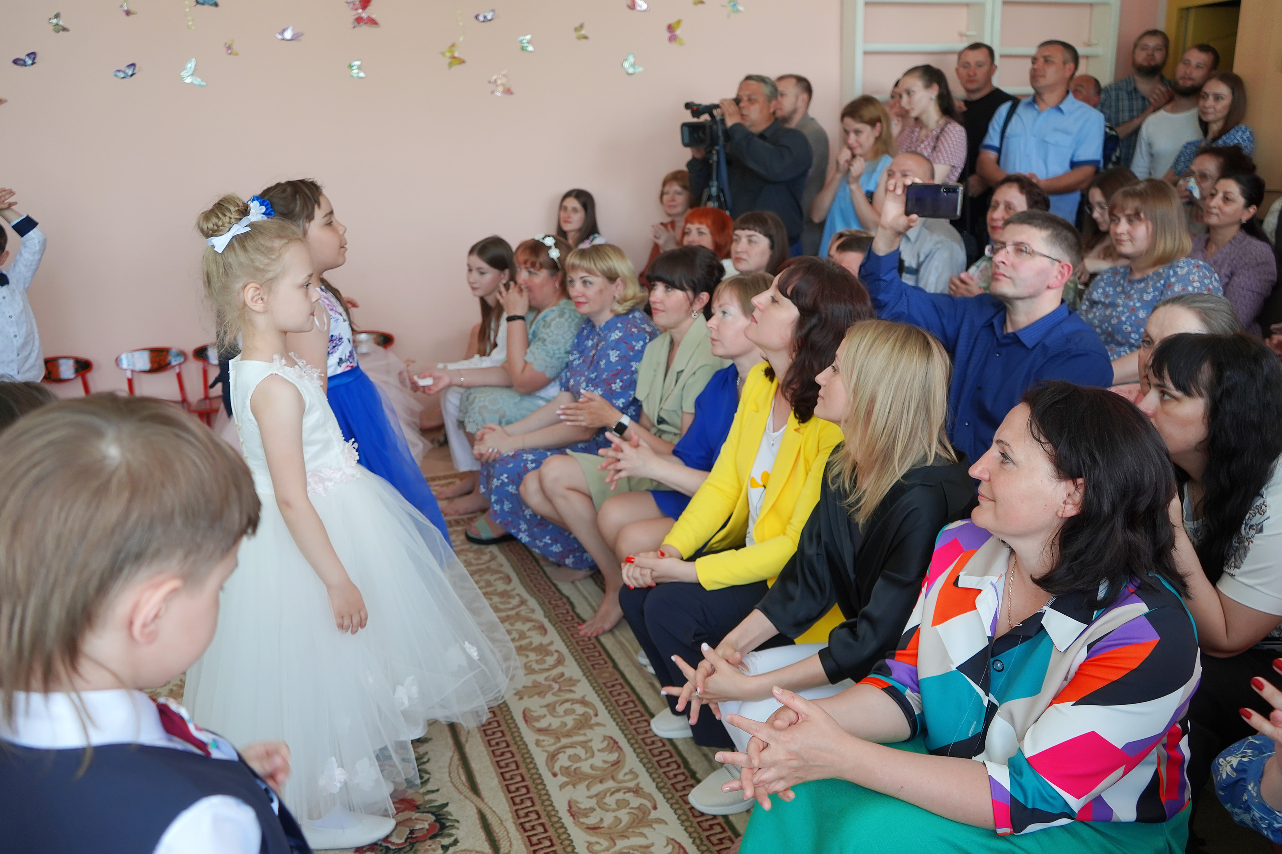 Фотосъемка видеосъёмка фотограф видеооператор новогодних утренников  в. Фотограф, видеооператор Нина Коршунова