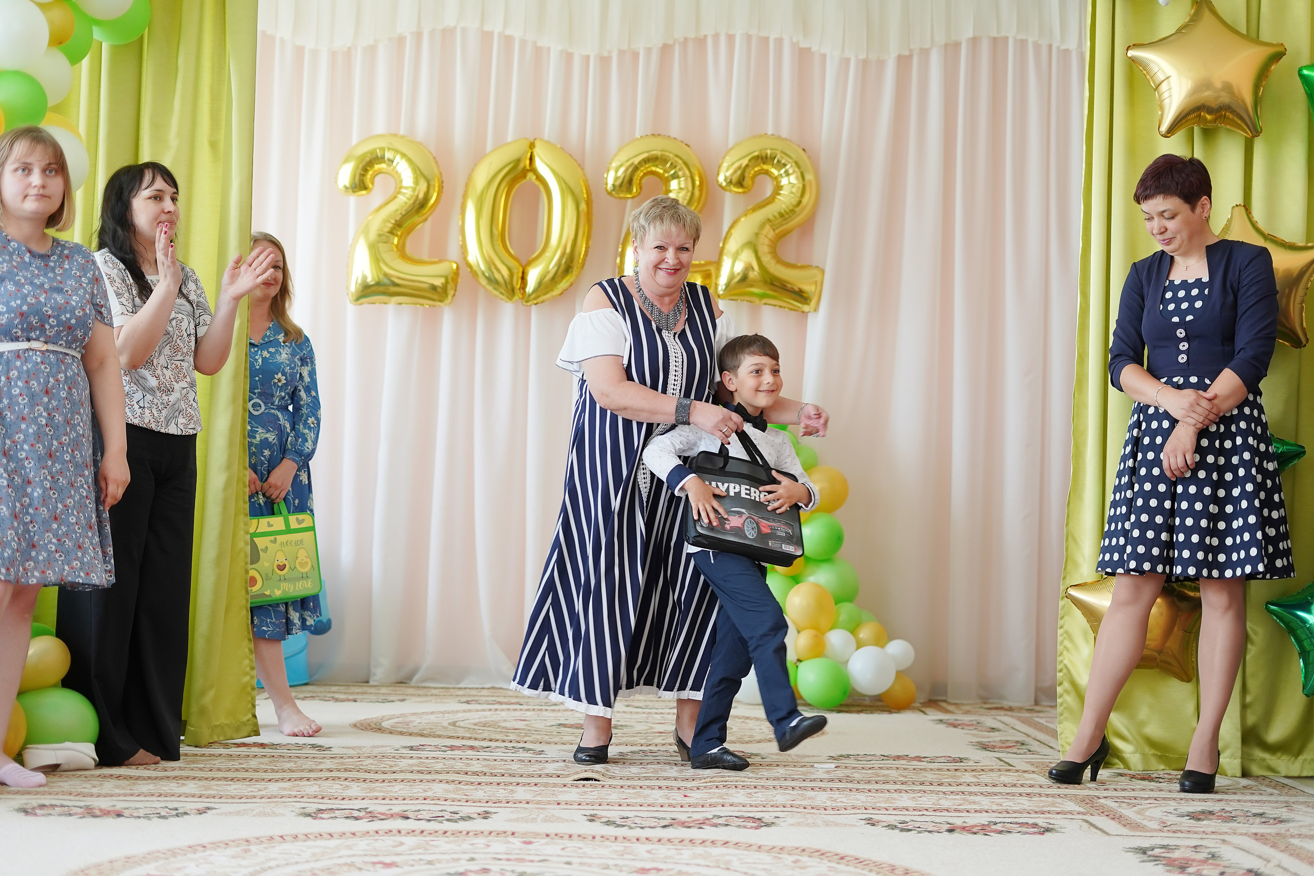 Фотосъемка видеосъёмка фотограф видеооператор новогодних утренников  в. Фотограф, видеооператор Нина Коршунова