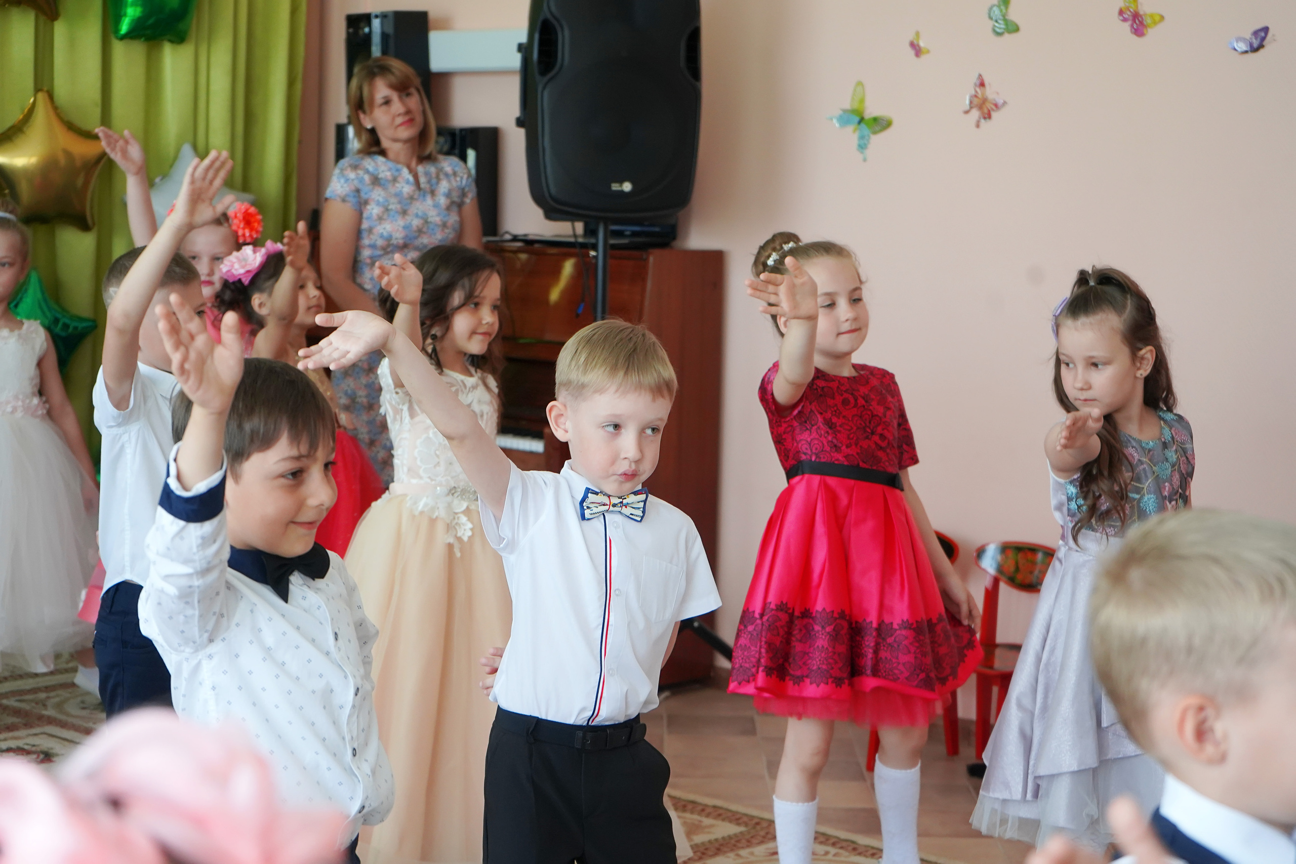 Фотосъемка видеосъёмка фотограф видеооператор новогодних утренников  в. Фотограф, видеооператор Нина Коршунова