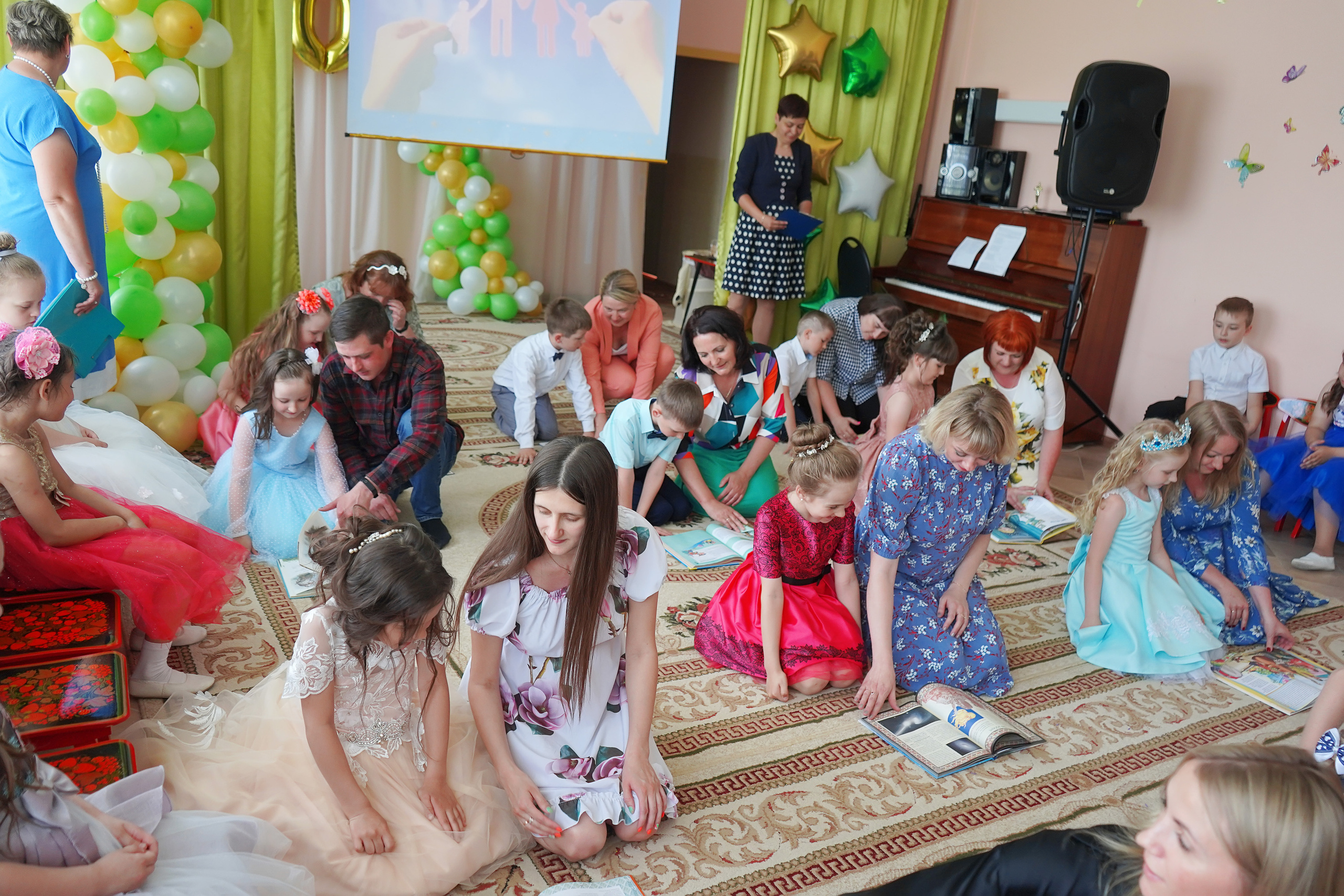 Фотосъемка видеосъёмка фотограф видеооператор новогодних утренников  в. Фотограф, видеооператор Нина Коршунова