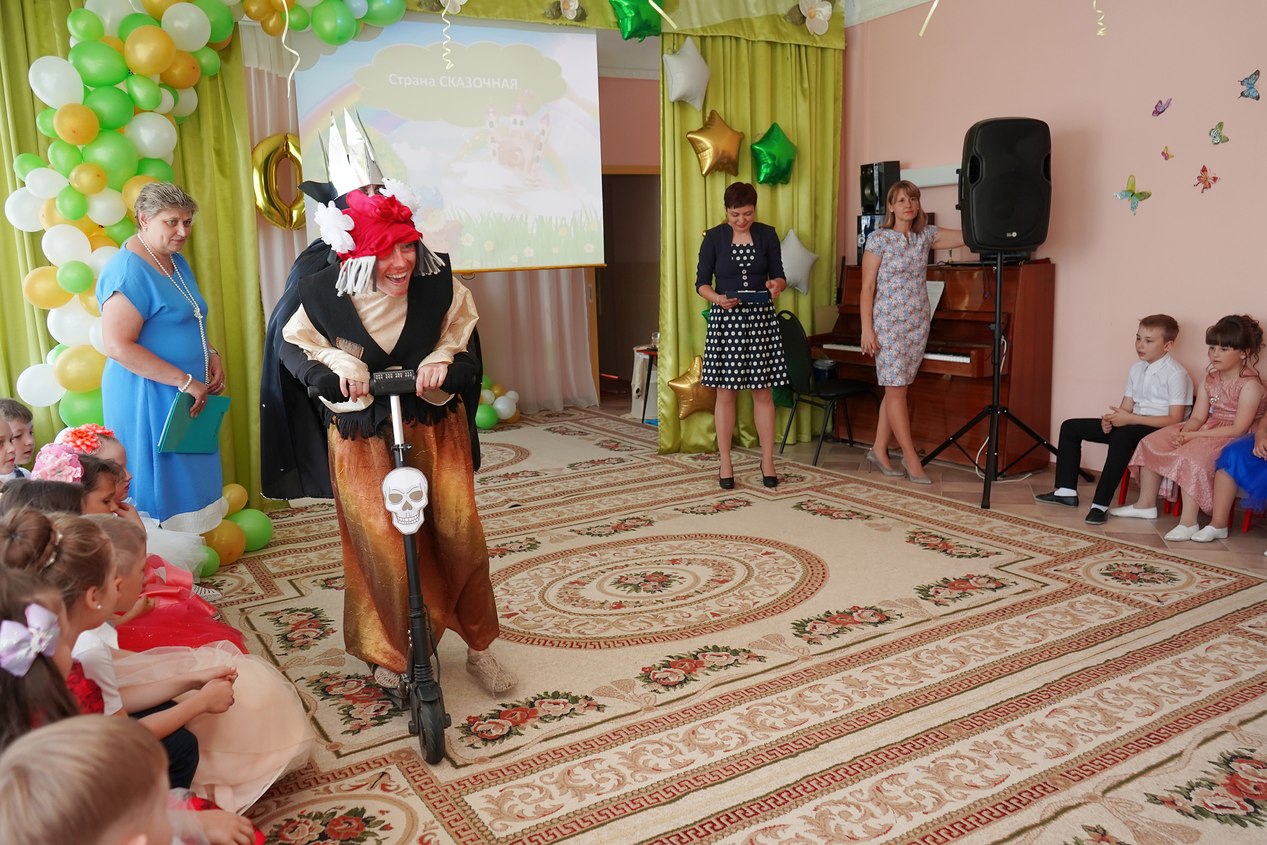 Фотосъемка видеосъёмка фотограф видеооператор новогодних утренников  в. Фотограф, видеооператор Нина Коршунова