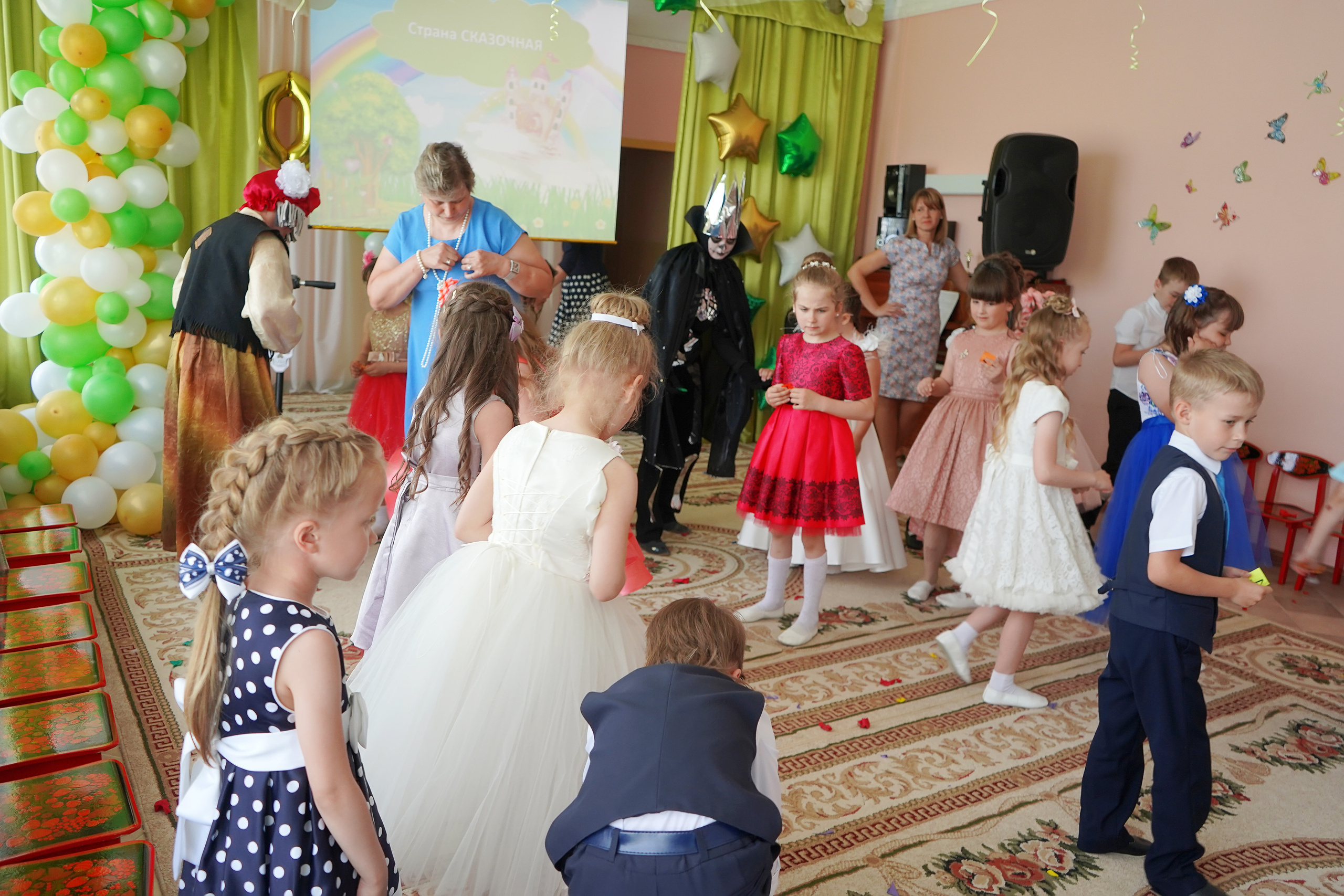 Фотосъемка видеосъёмка фотограф видеооператор новогодних утренников  в. Фотограф, видеооператор Нина Коршунова