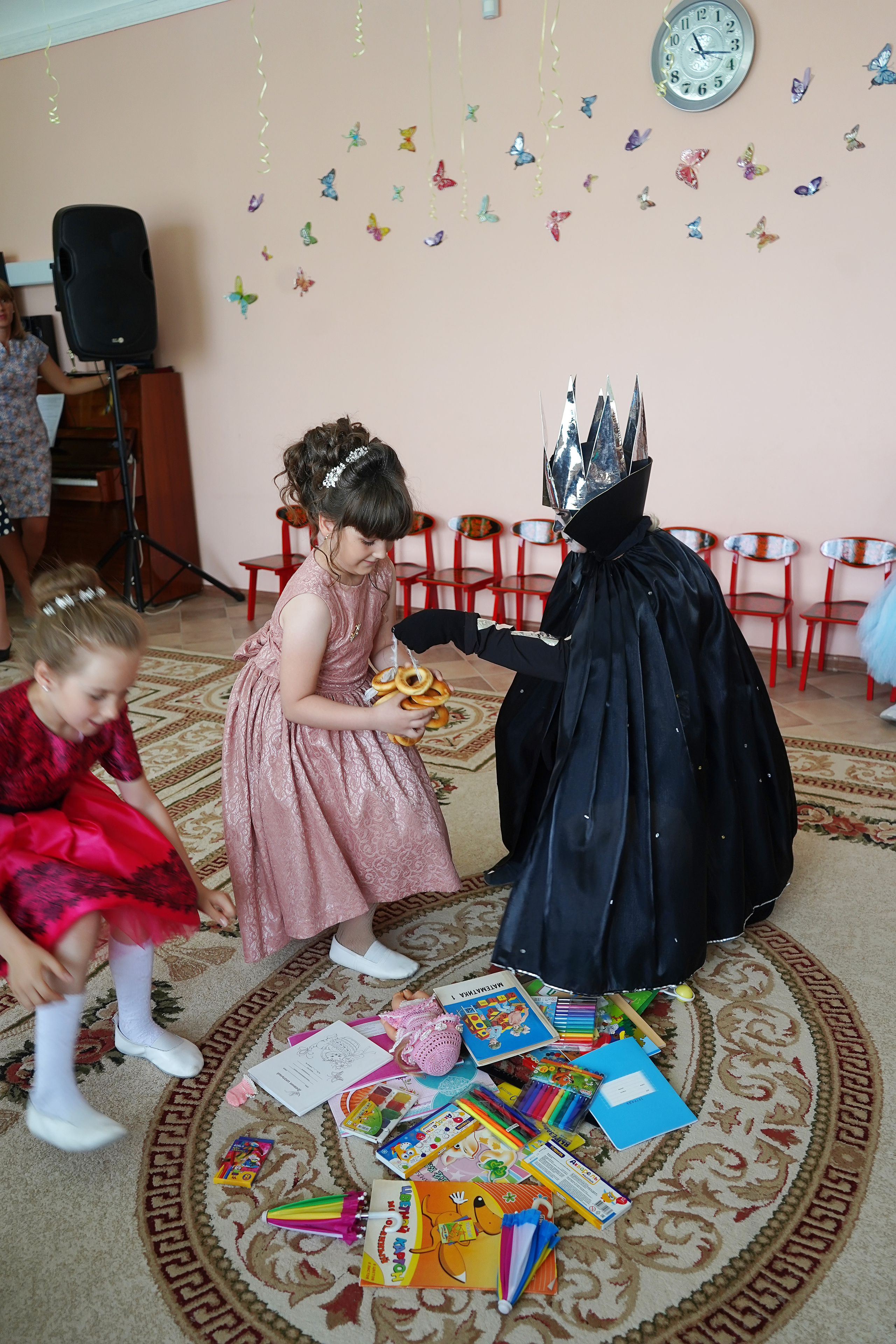 Фотосъемка видеосъёмка фотограф видеооператор новогодних утренников  в. Фотограф, видеооператор Нина Коршунова