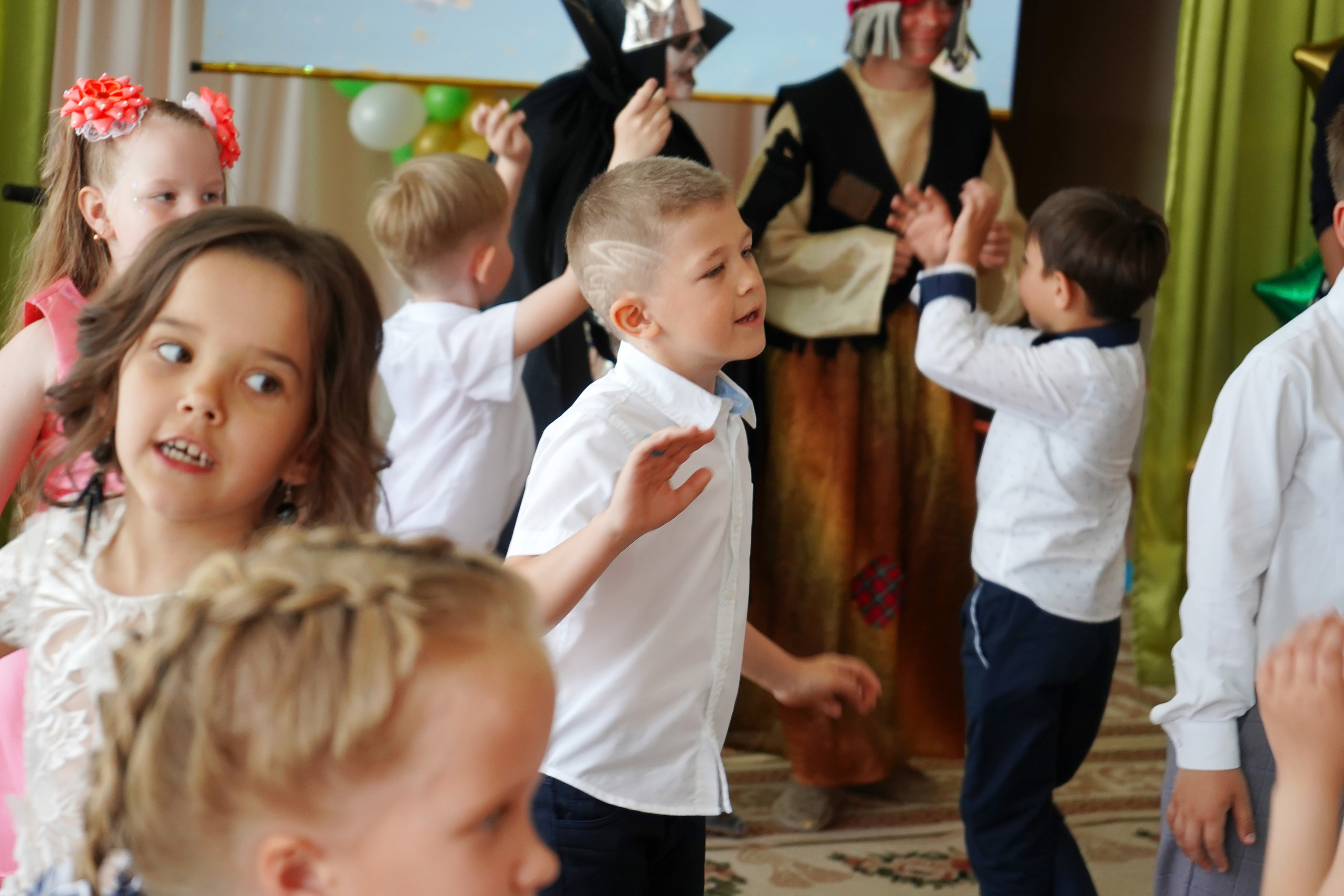 Фотосъемка видеосъёмка фотограф видеооператор новогодних утренников  в. Фотограф, видеооператор Нина Коршунова