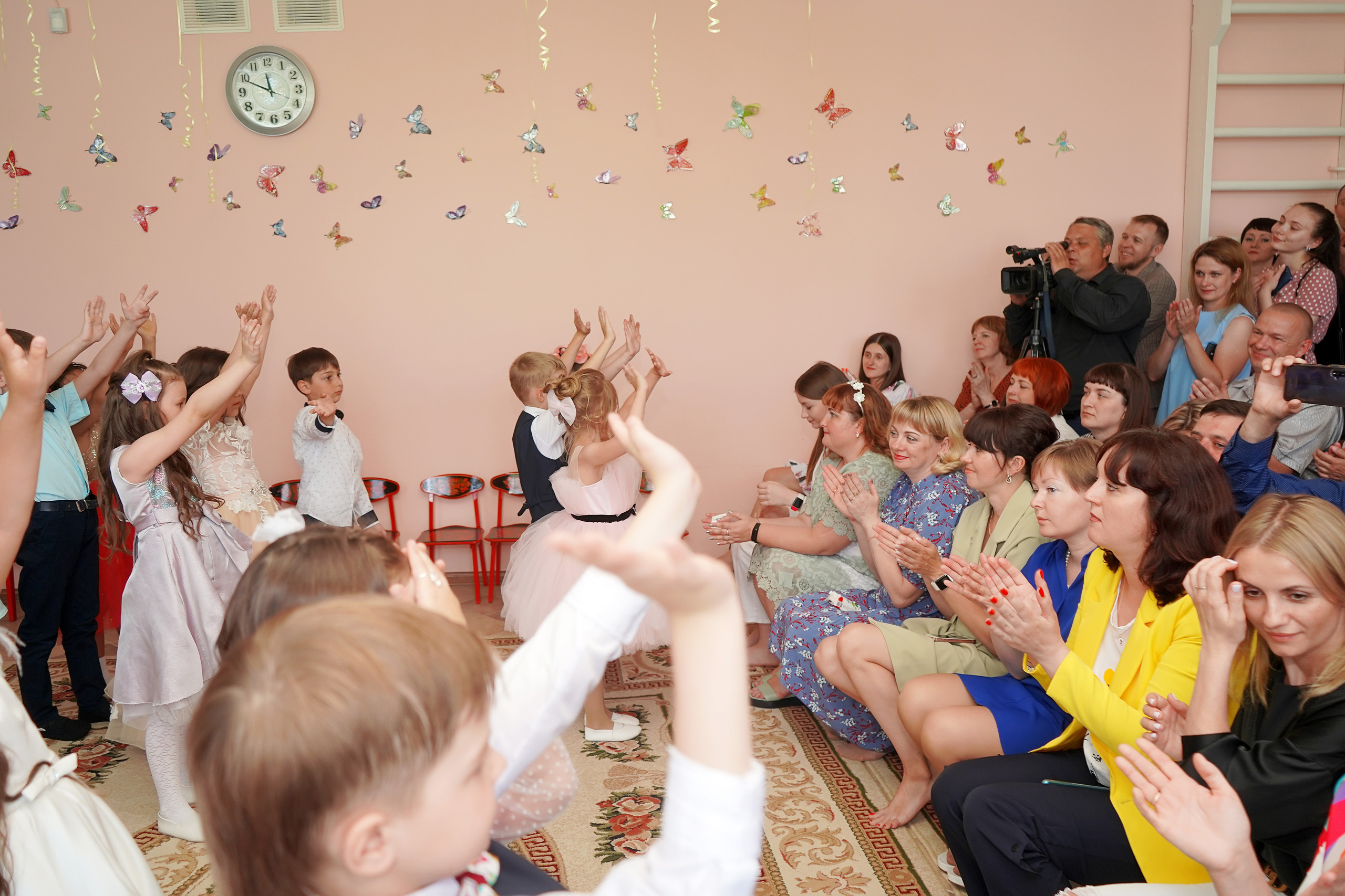 Фотосъемка видеосъёмка фотограф видеооператор новогодних утренников  в. Фотограф, видеооператор Нина Коршунова