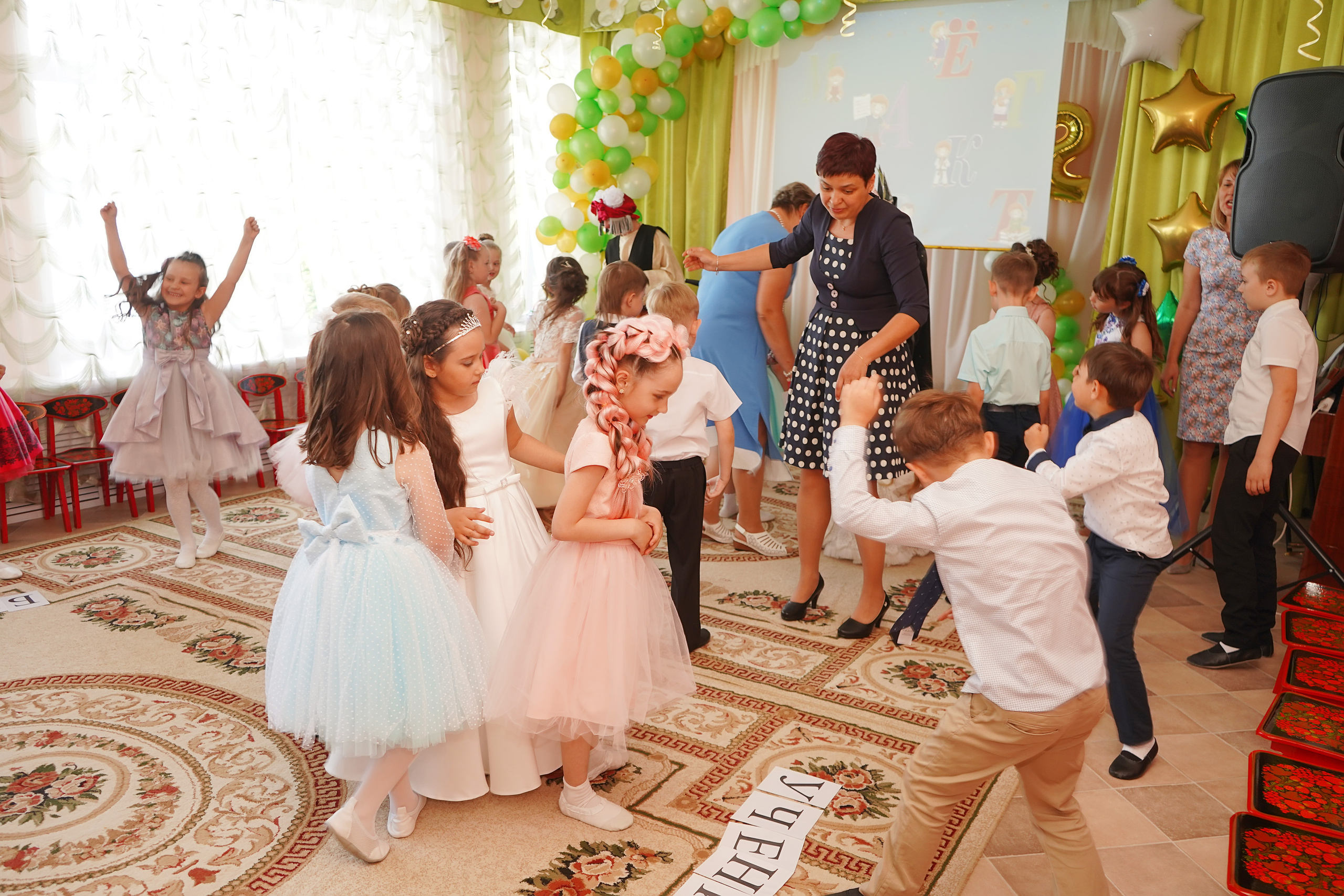 Фотосъемка видеосъёмка фотограф видеооператор новогодних утренников  в. Фотограф, видеооператор Нина Коршунова