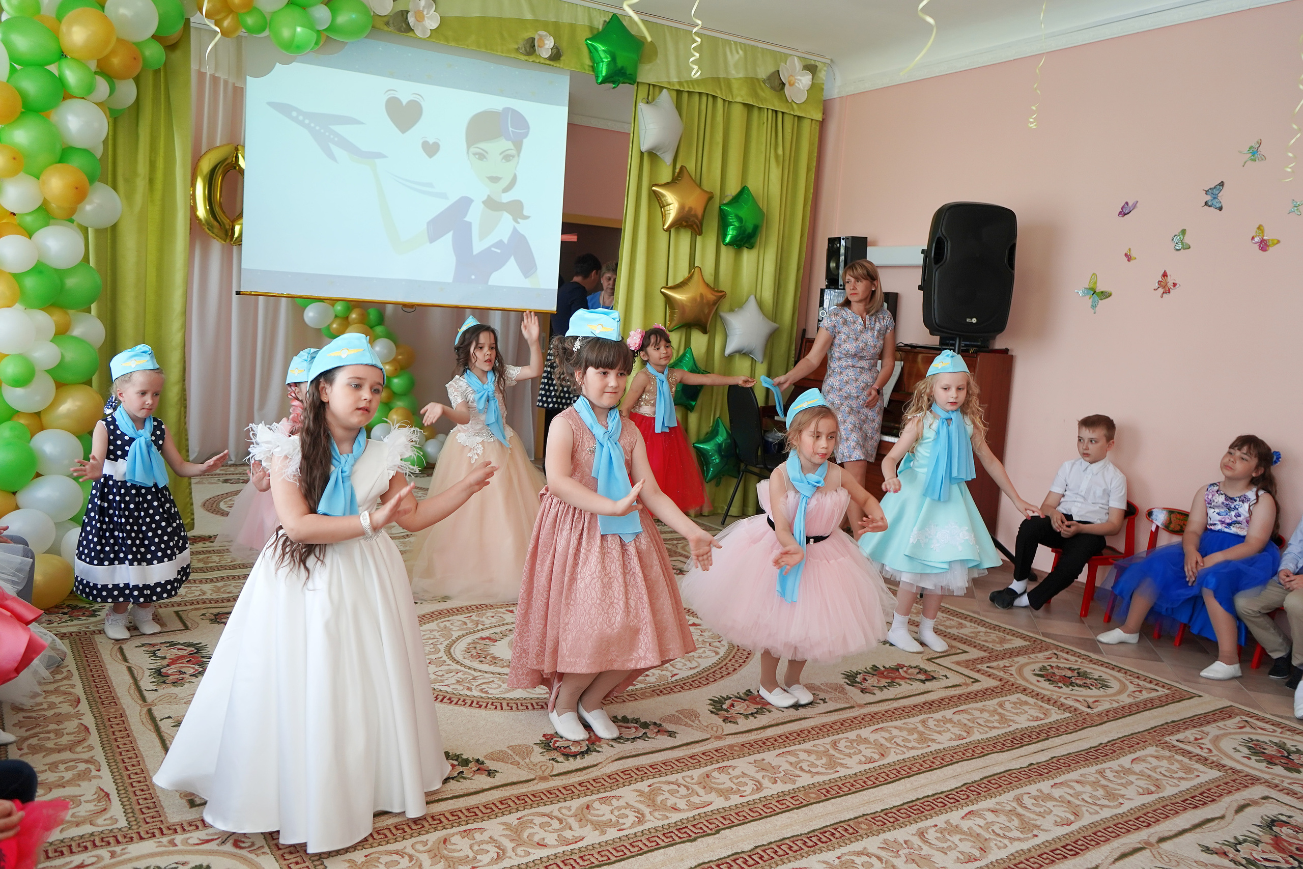 Фотосъемка видеосъёмка фотограф видеооператор новогодних утренников  в. Фотограф, видеооператор Нина Коршунова