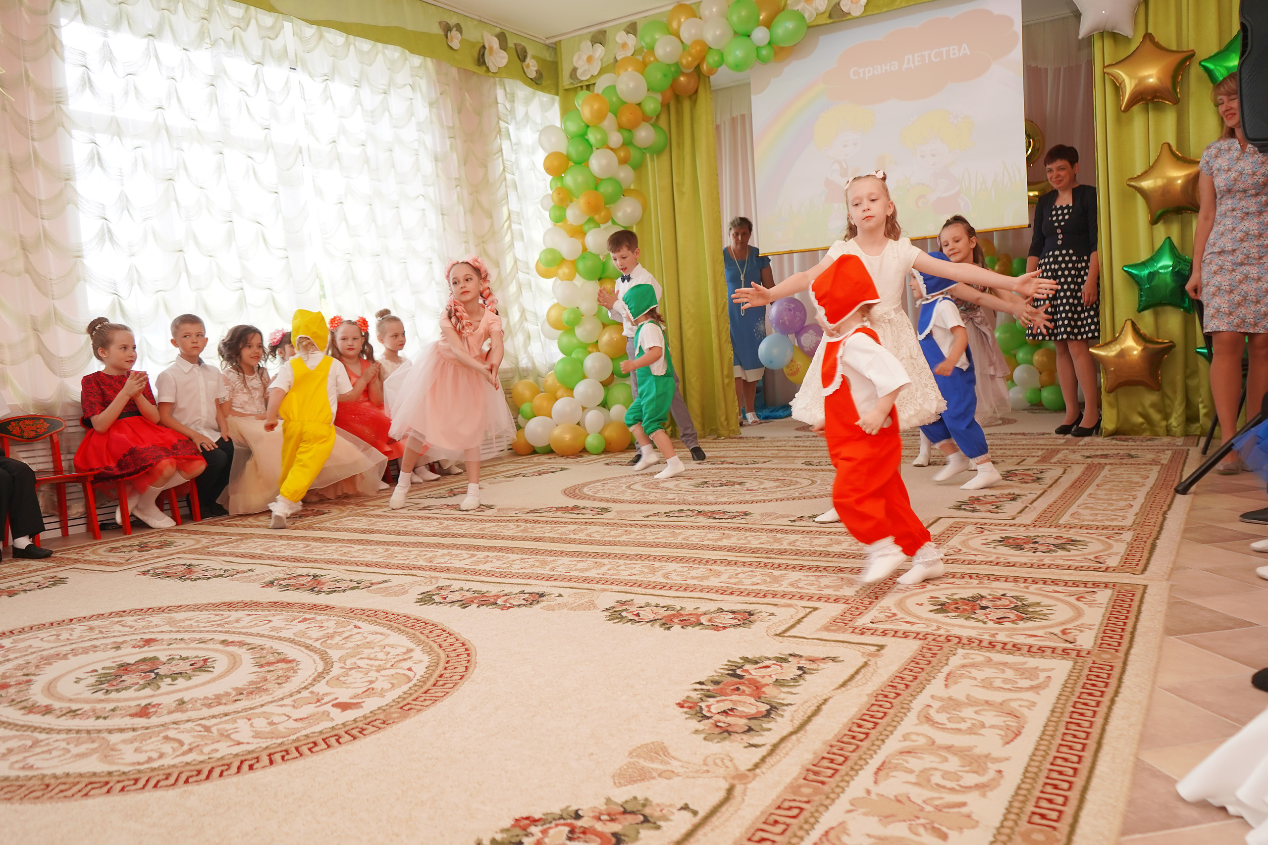 Фотосъемка видеосъёмка фотограф видеооператор новогодних утренников  в. Фотограф, видеооператор Нина Коршунова