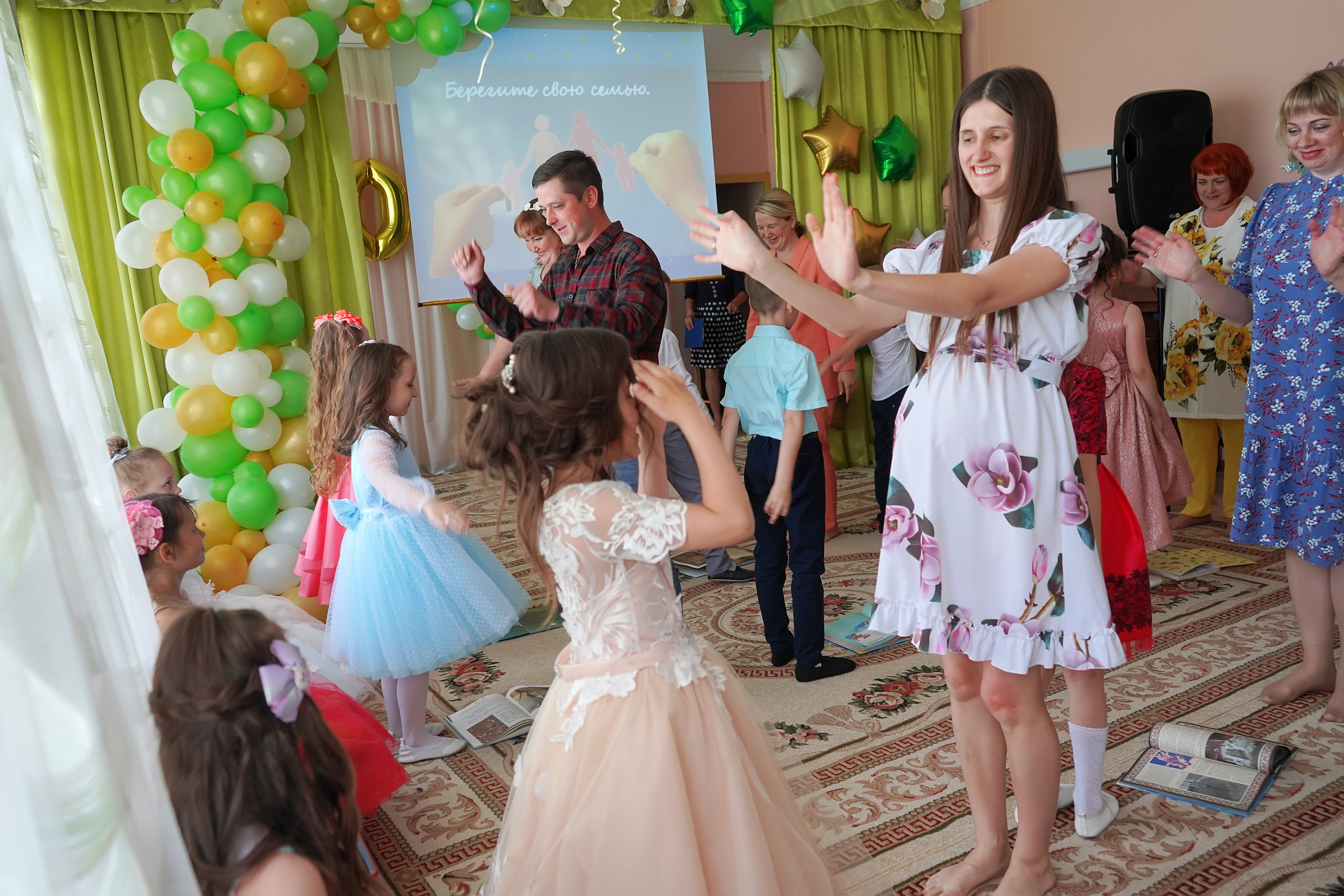 Фотосъемка видеосъёмка фотограф видеооператор новогодних утренников  в. Фотограф, видеооператор Нина Коршунова