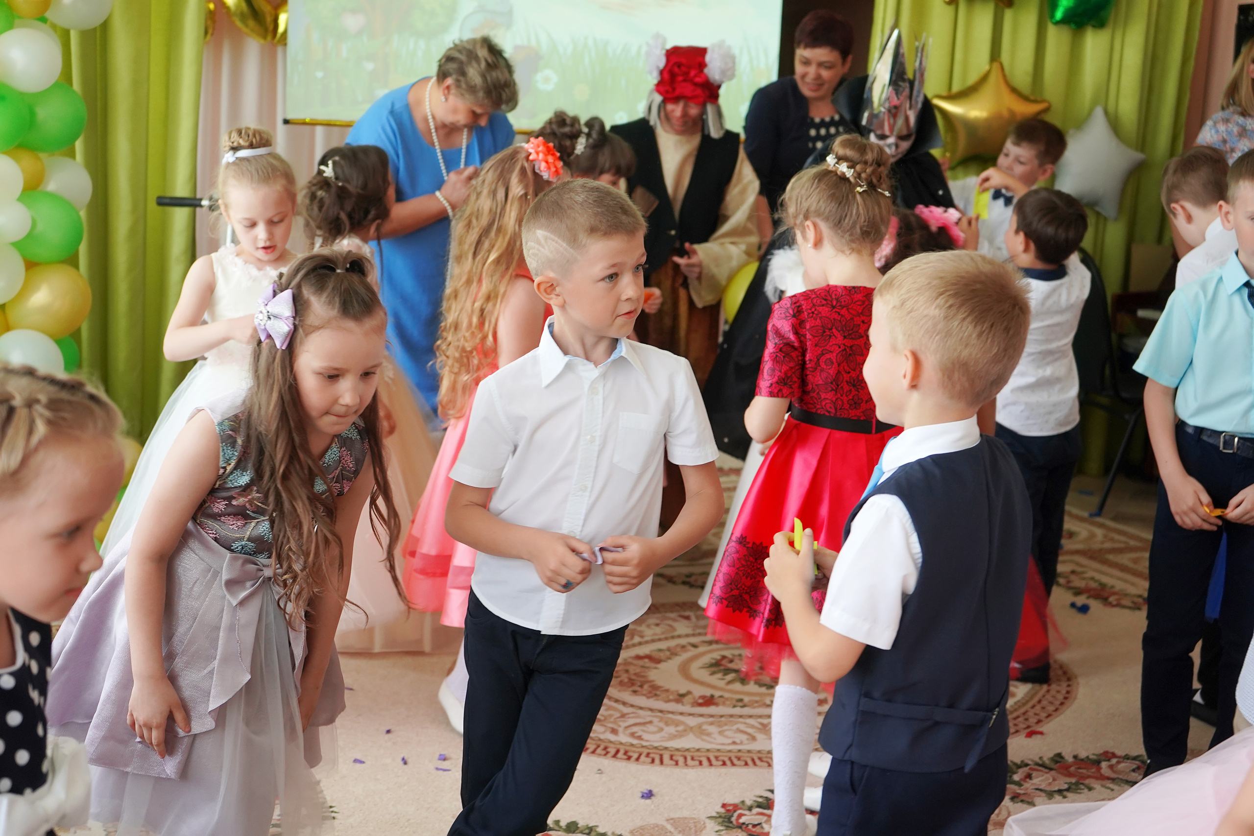 Фотосъемка видеосъёмка фотограф видеооператор новогодних утренников  в. Фотограф, видеооператор Нина Коршунова