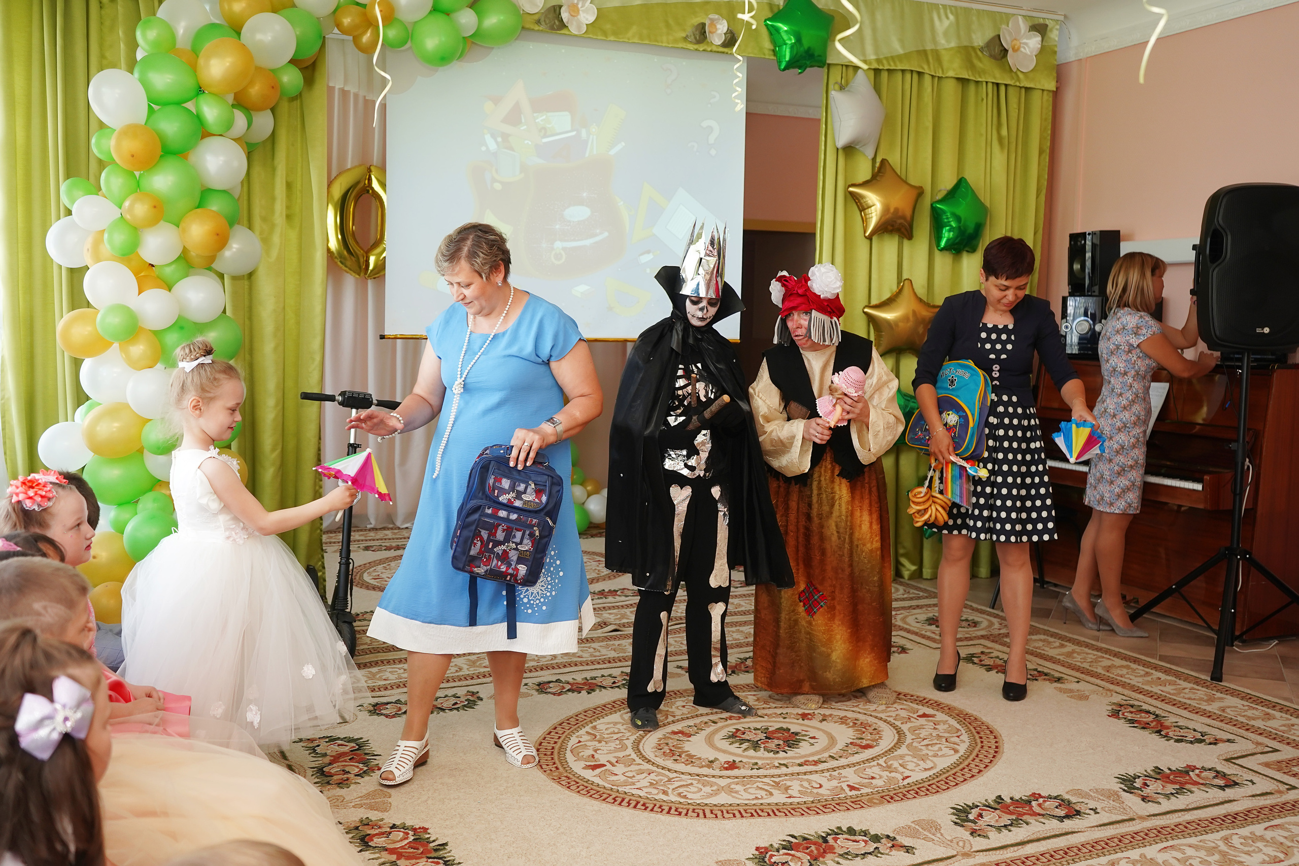 Фотосъемка видеосъёмка фотограф видеооператор новогодних утренников  в. Фотограф, видеооператор Нина Коршунова