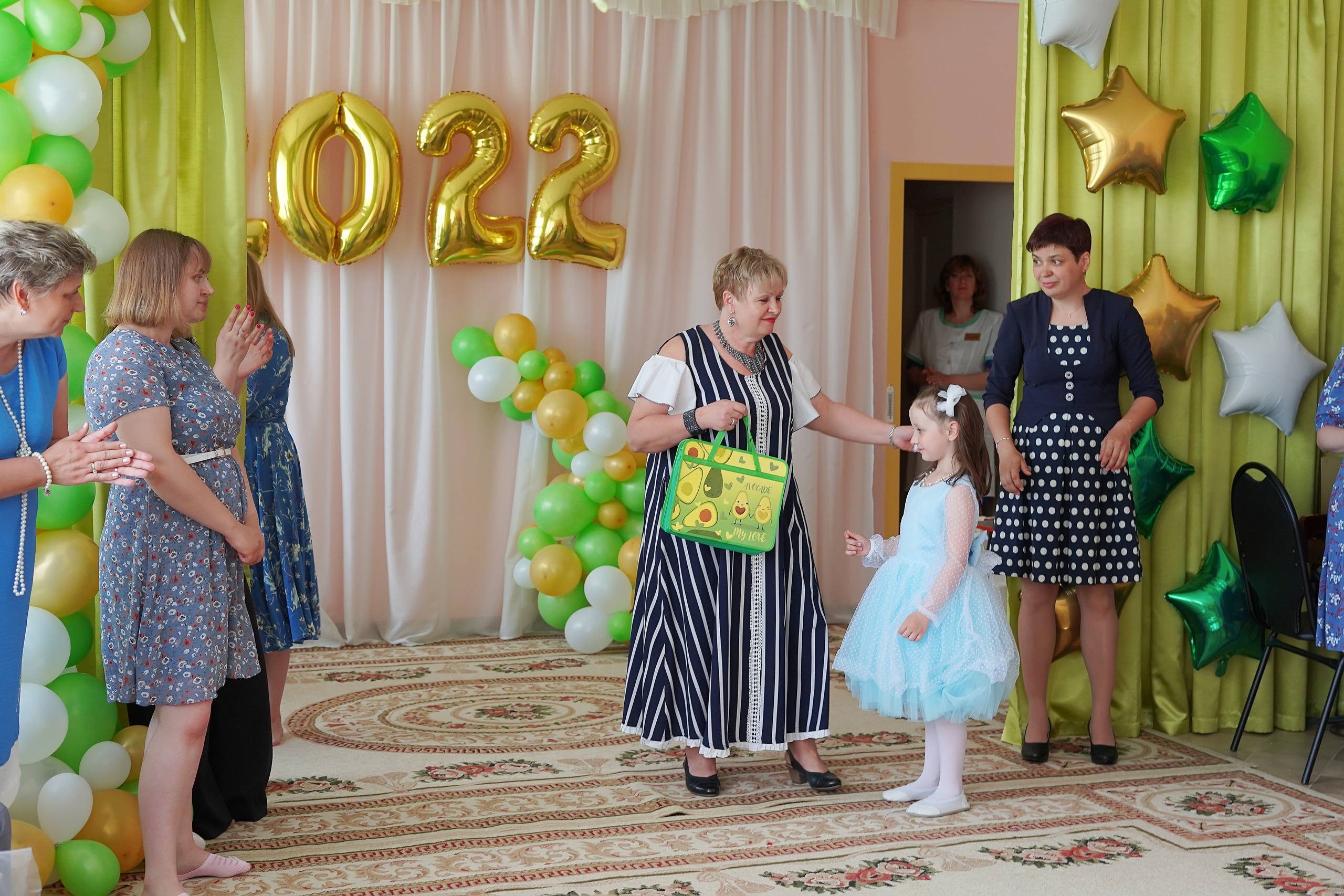 Фотосъемка видеосъёмка фотограф видеооператор новогодних утренников  в. Фотограф, видеооператор Нина Коршунова