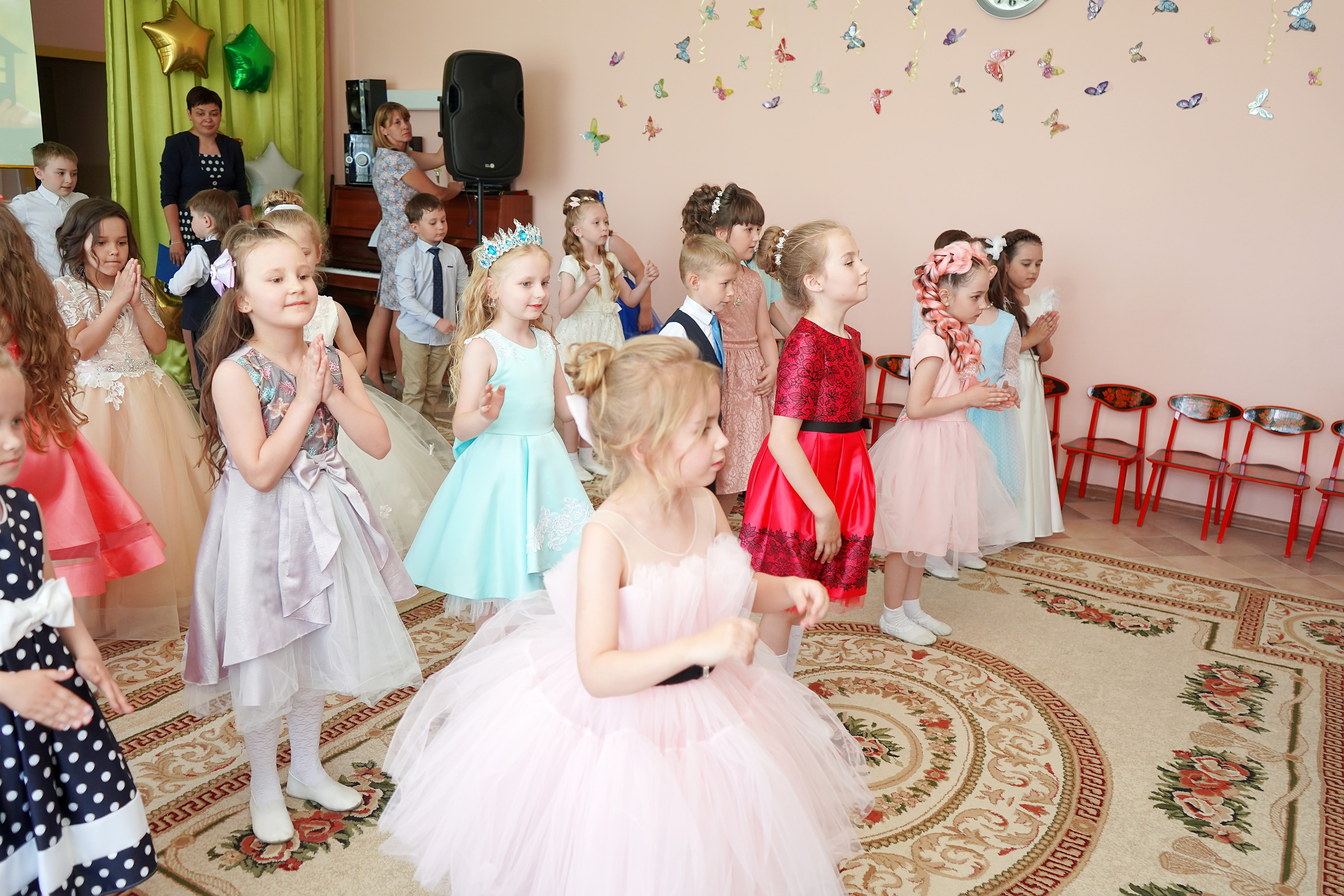 Фотосъемка видеосъёмка фотограф видеооператор новогодних утренников  в. Фотограф, видеооператор Нина Коршунова
