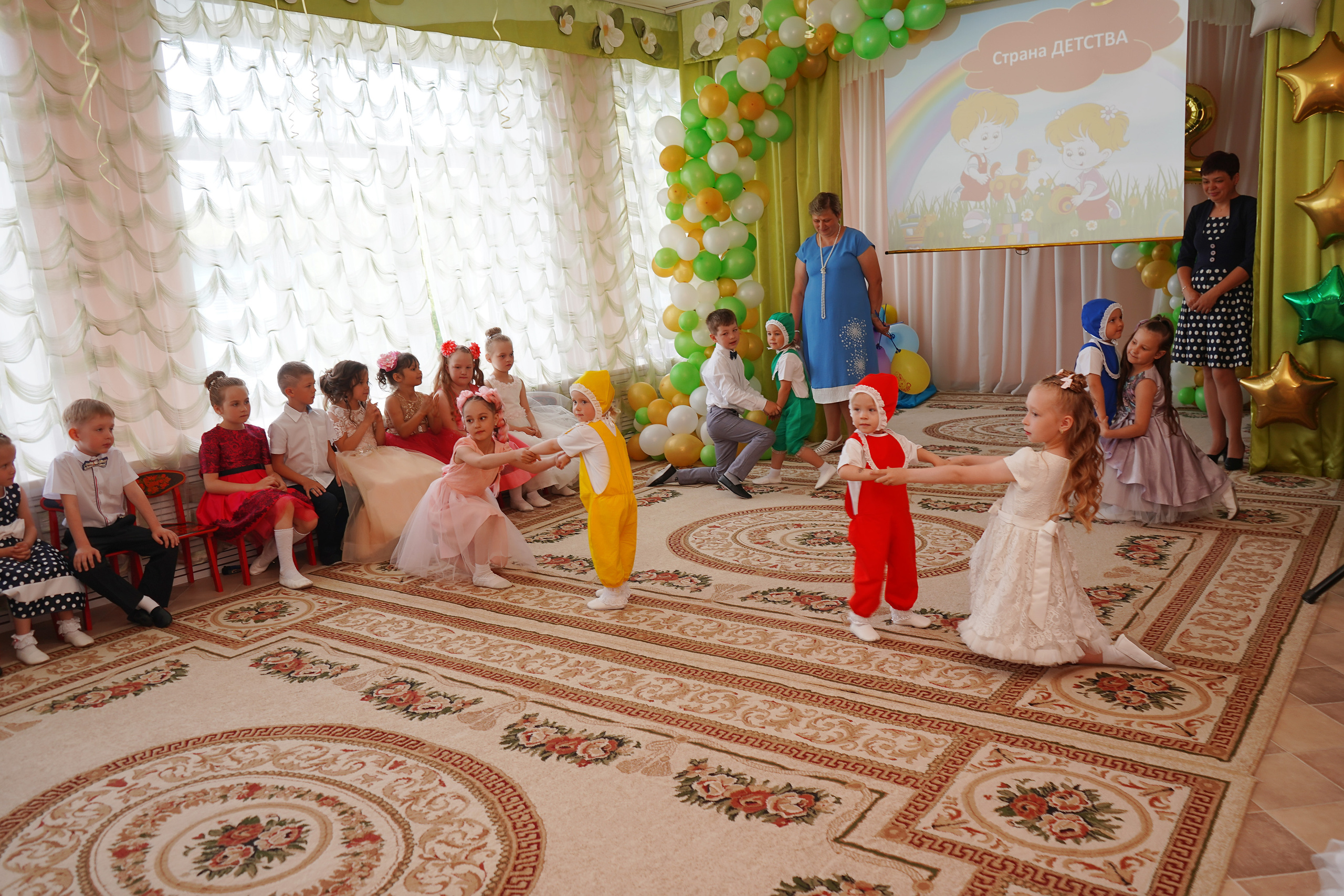 Фотосъемка видеосъёмка фотограф видеооператор новогодних утренников  в. Фотограф, видеооператор Нина Коршунова