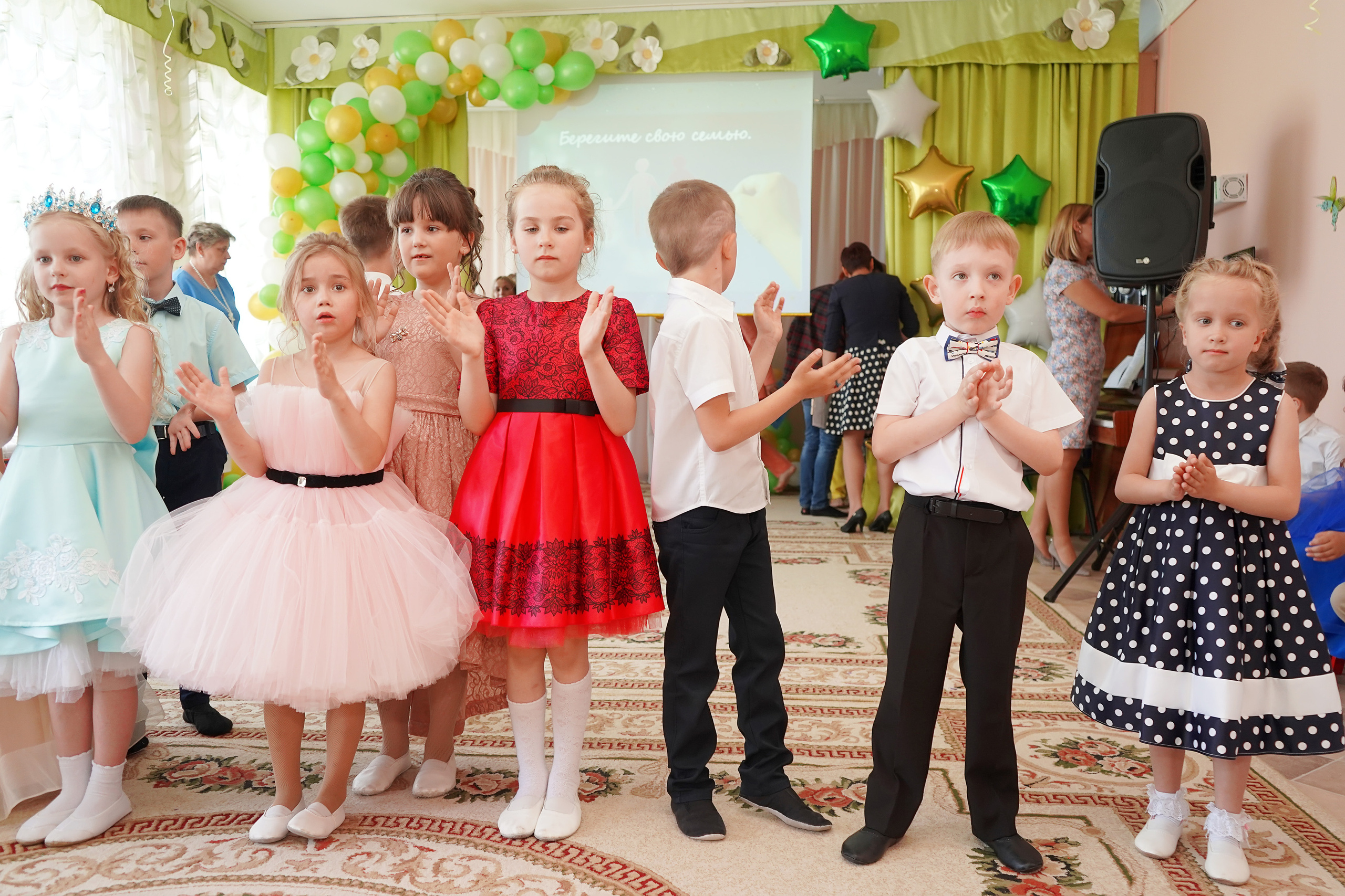 Фотосъемка видеосъёмка фотограф видеооператор новогодних утренников  в. Фотограф, видеооператор Нина Коршунова