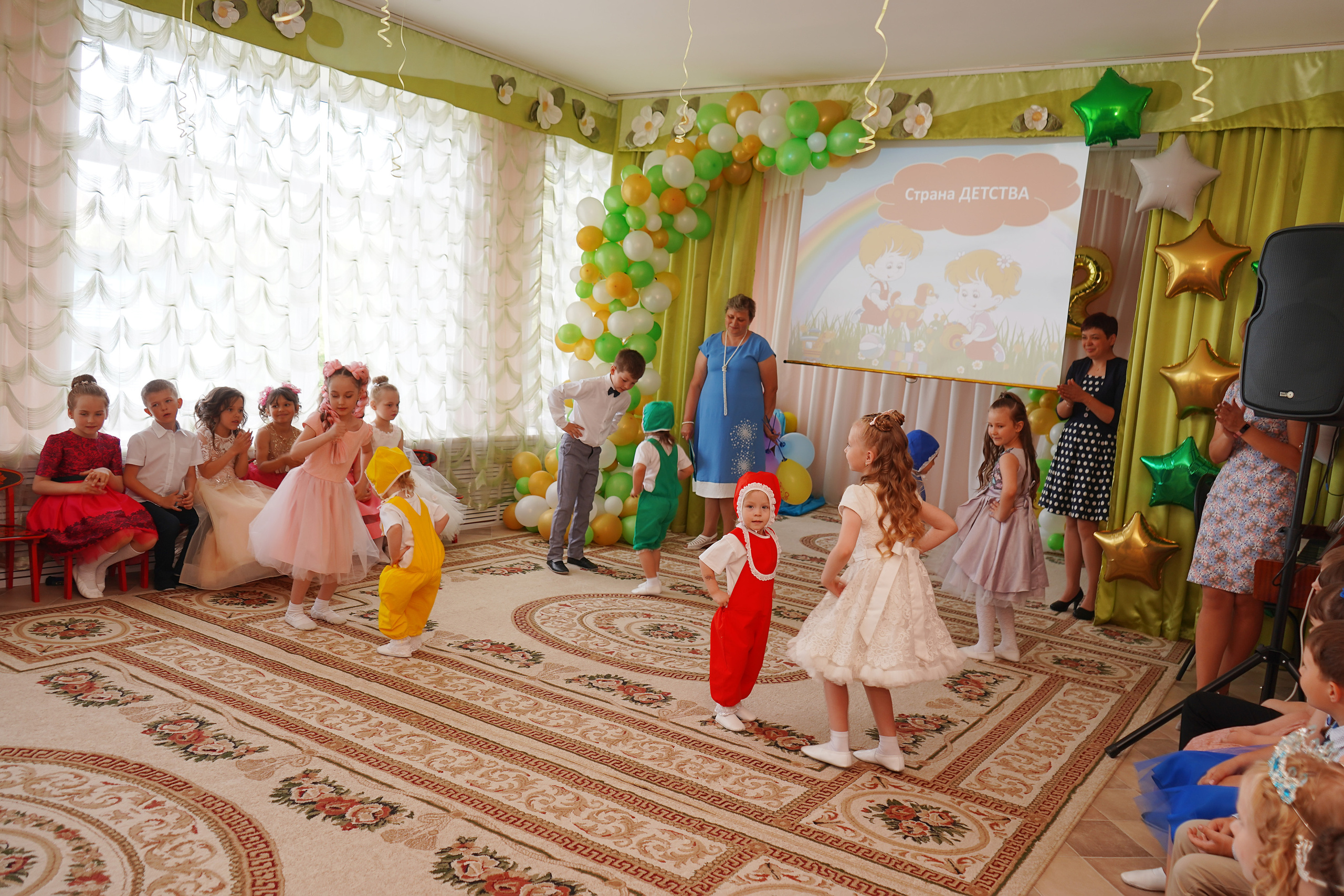 Фотосъемка видеосъёмка фотограф видеооператор новогодних утренников  в. Фотограф, видеооператор Нина Коршунова