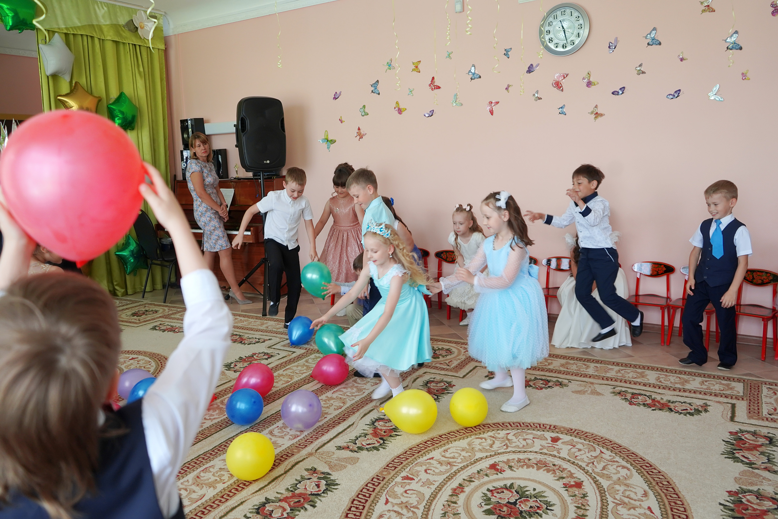 Фотосъемка видеосъёмка фотограф видеооператор новогодних утренников  в. Фотограф, видеооператор Нина Коршунова