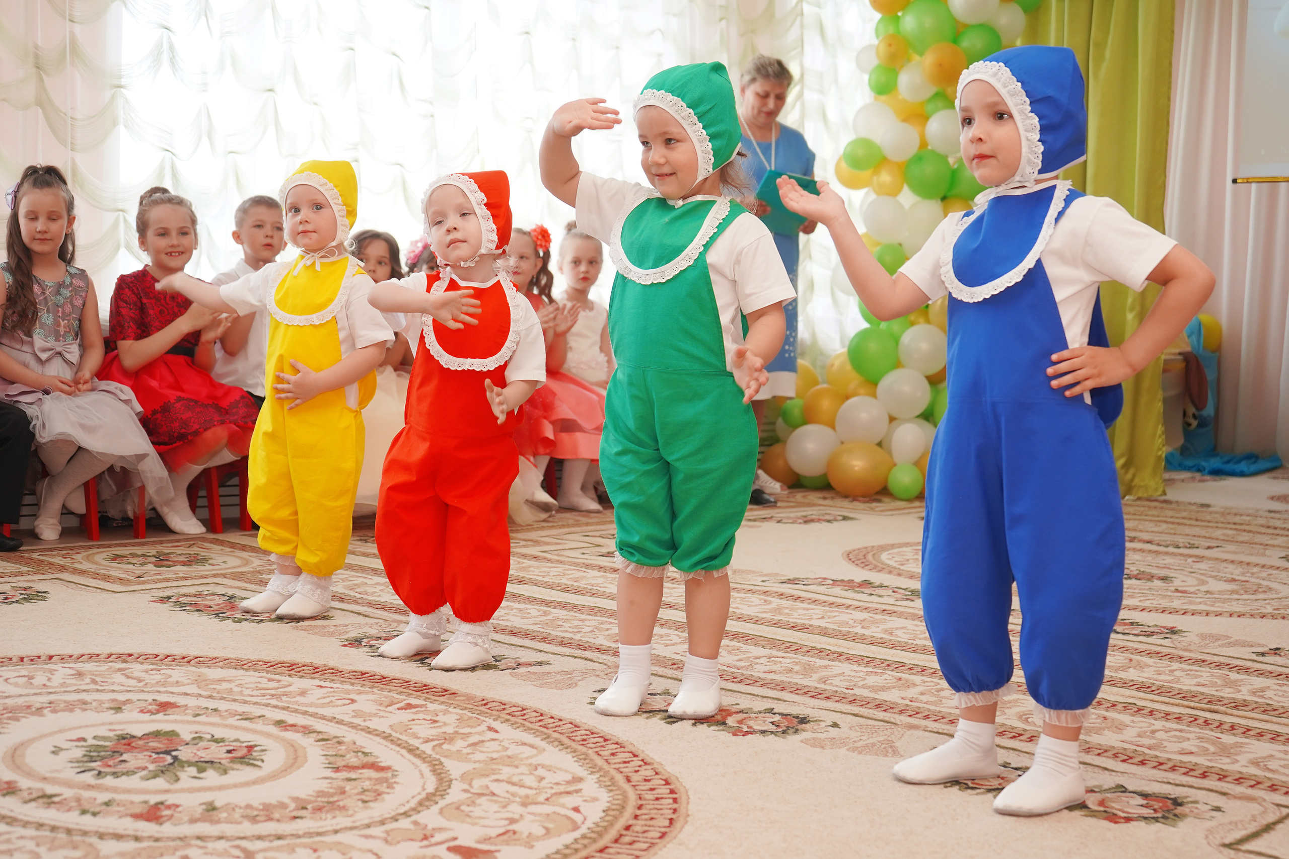 Фотосъемка видеосъёмка фотограф видеооператор новогодних утренников  в. Фотограф, видеооператор Нина Коршунова