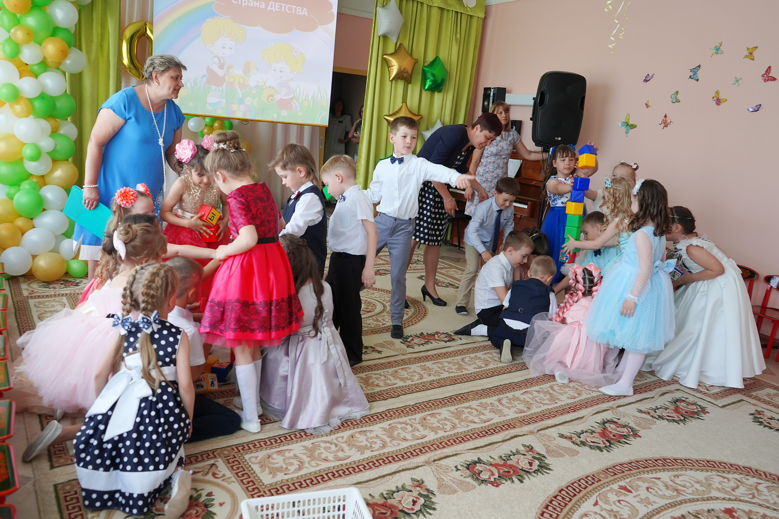 Фотосъемка видеосъёмка фотограф видеооператор новогодних утренников  в. Фотограф, видеооператор Нина Коршунова