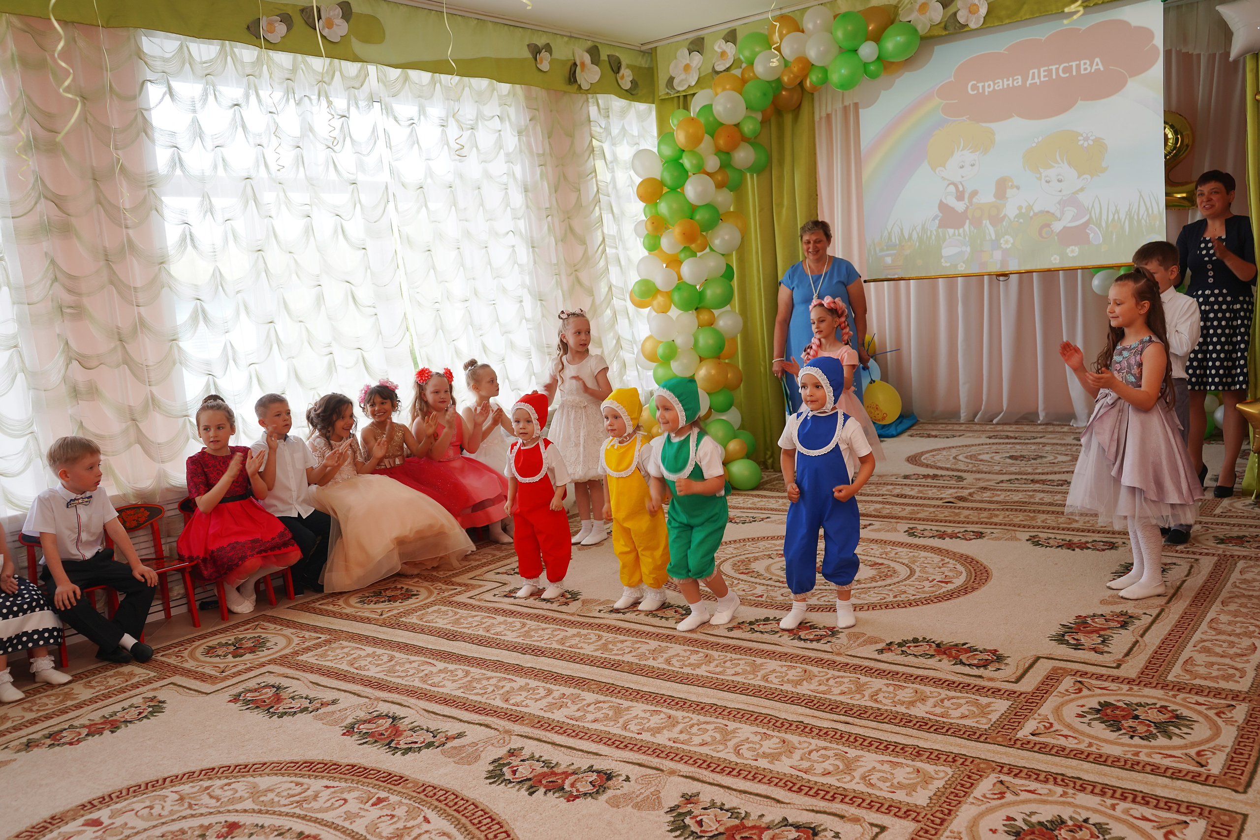 Фотосъемка видеосъёмка фотограф видеооператор новогодних утренников  в. Фотограф, видеооператор Нина Коршунова