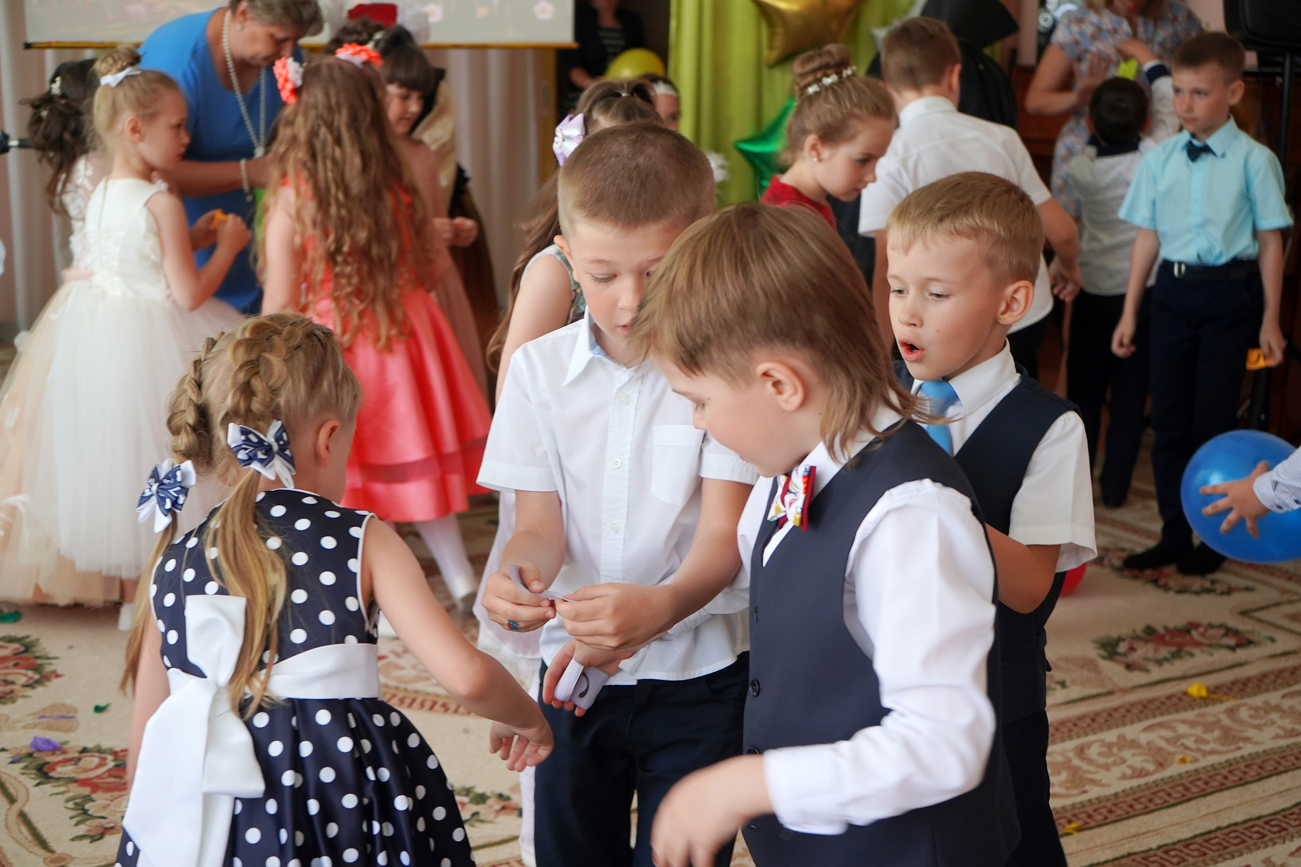 Фотосъемка видеосъёмка фотограф видеооператор новогодних утренников  в. Фотограф, видеооператор Нина Коршунова