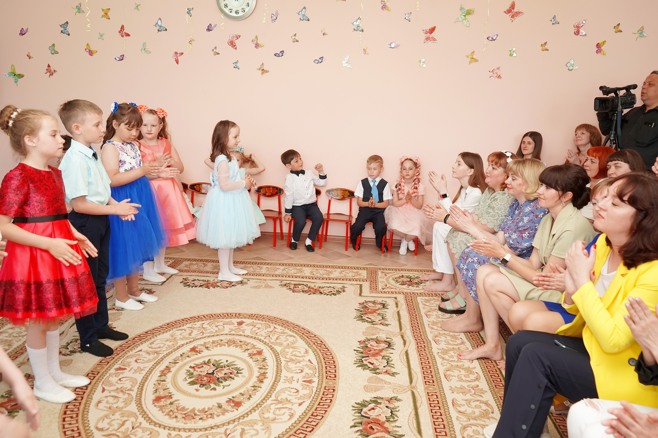 Фотосъемка видеосъёмка фотограф видеооператор новогодних утренников  в. Фотограф, видеооператор Нина Коршунова
