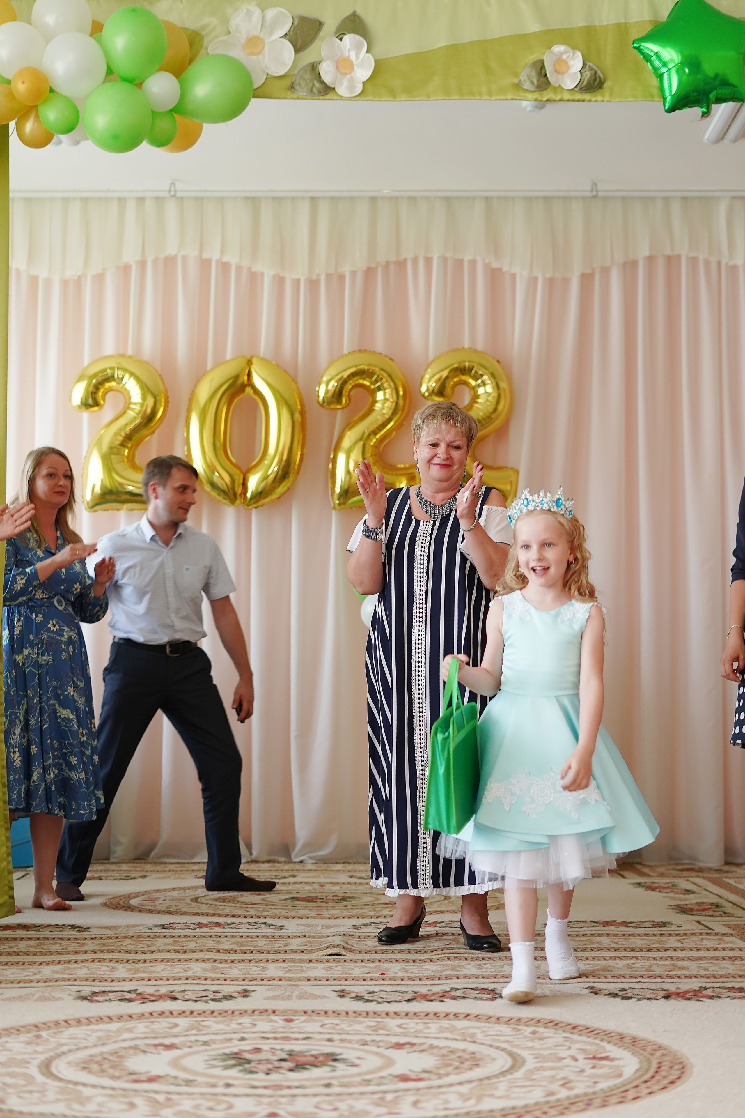 Фотосъемка видеосъёмка фотограф видеооператор новогодних утренников  в. Фотограф, видеооператор Нина Коршунова