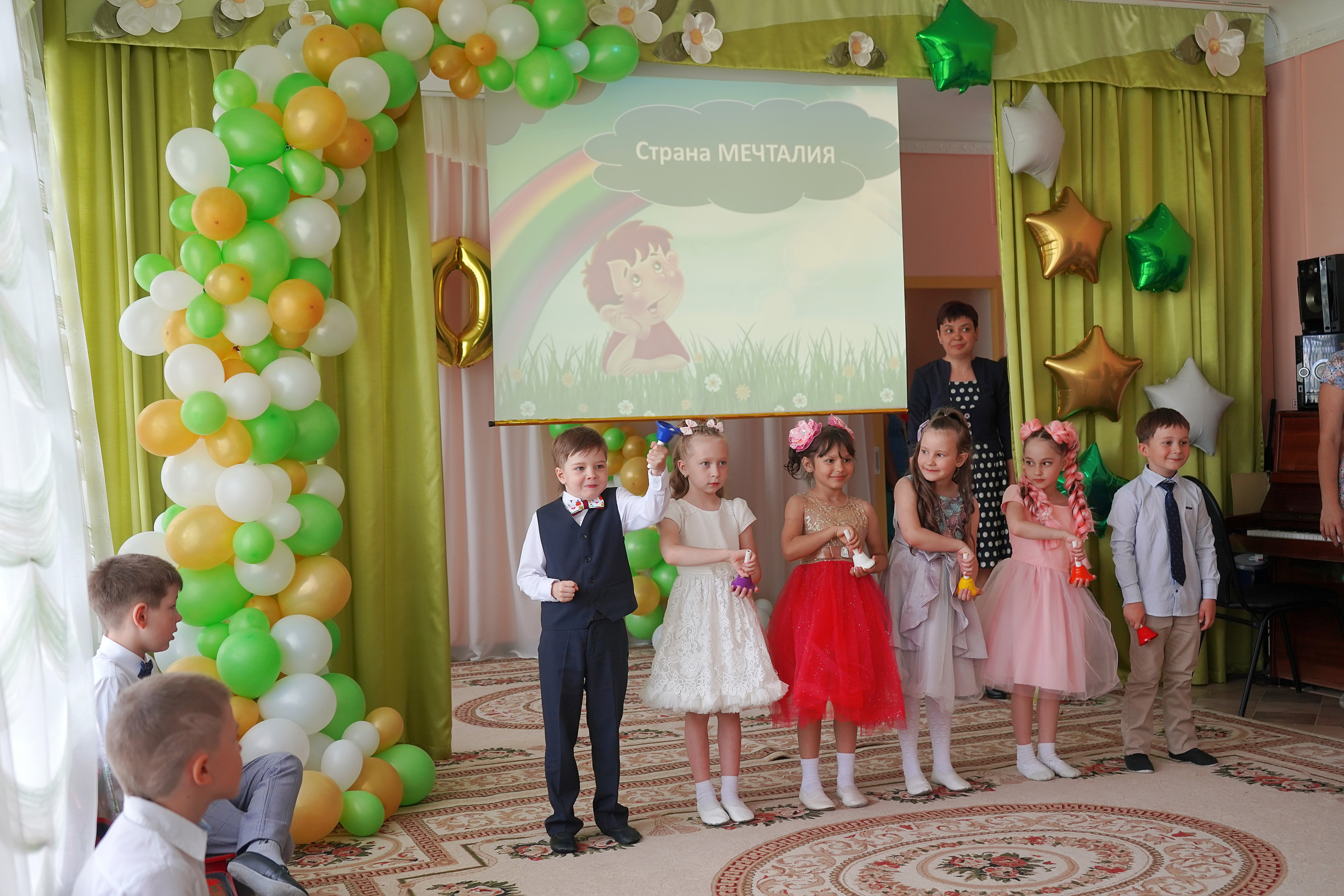 Фотосъемка видеосъёмка фотограф видеооператор новогодних утренников  в. Фотограф, видеооператор Нина Коршунова