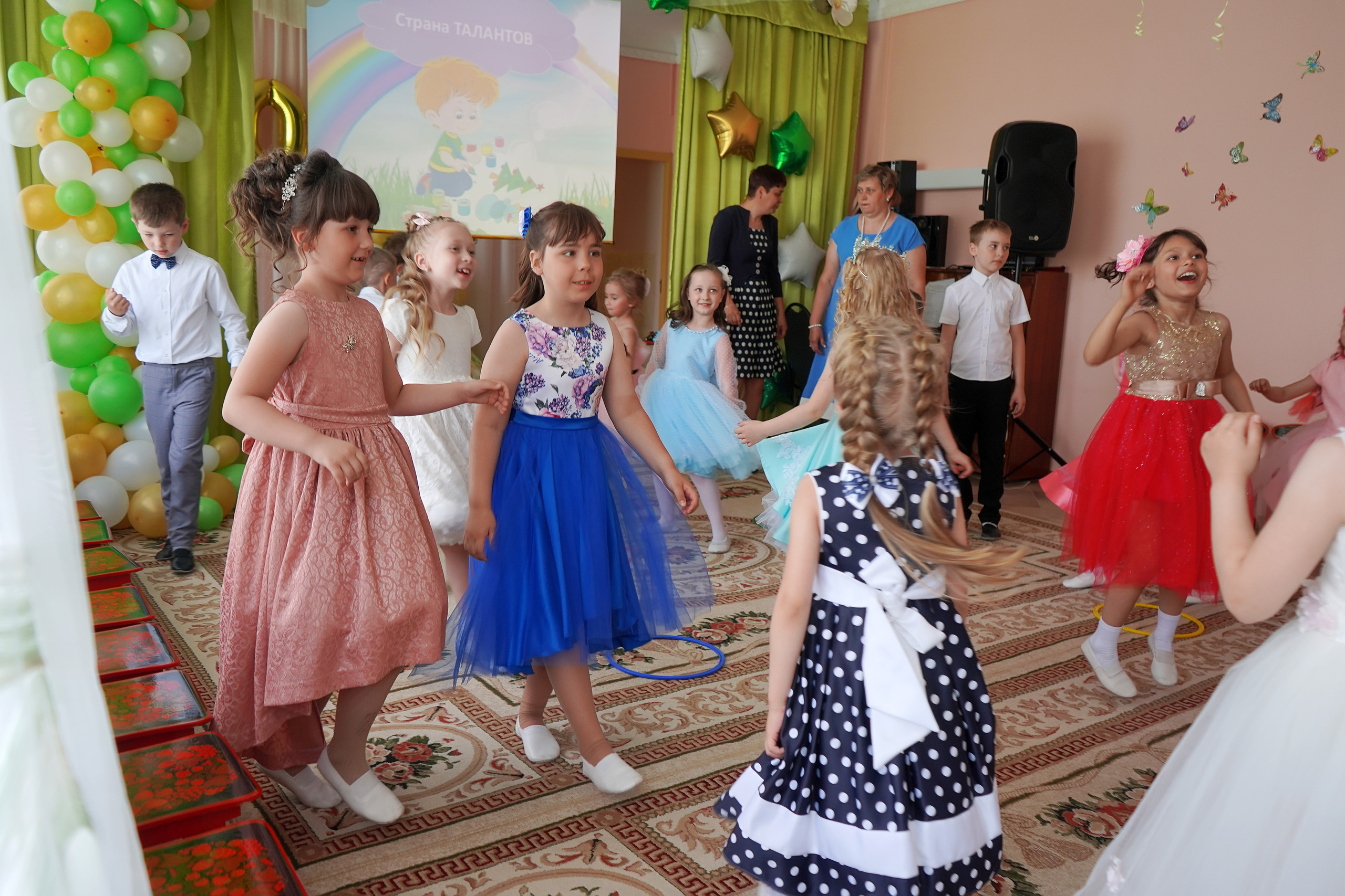 Фотосъемка видеосъёмка фотограф видеооператор новогодних утренников  в. Фотограф, видеооператор Нина Коршунова