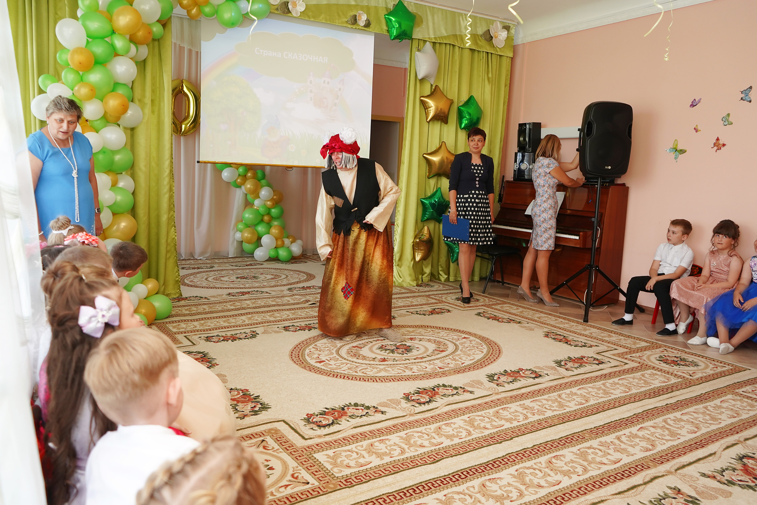 Фотосъемка видеосъёмка фотограф видеооператор новогодних утренников  в. Фотограф, видеооператор Нина Коршунова