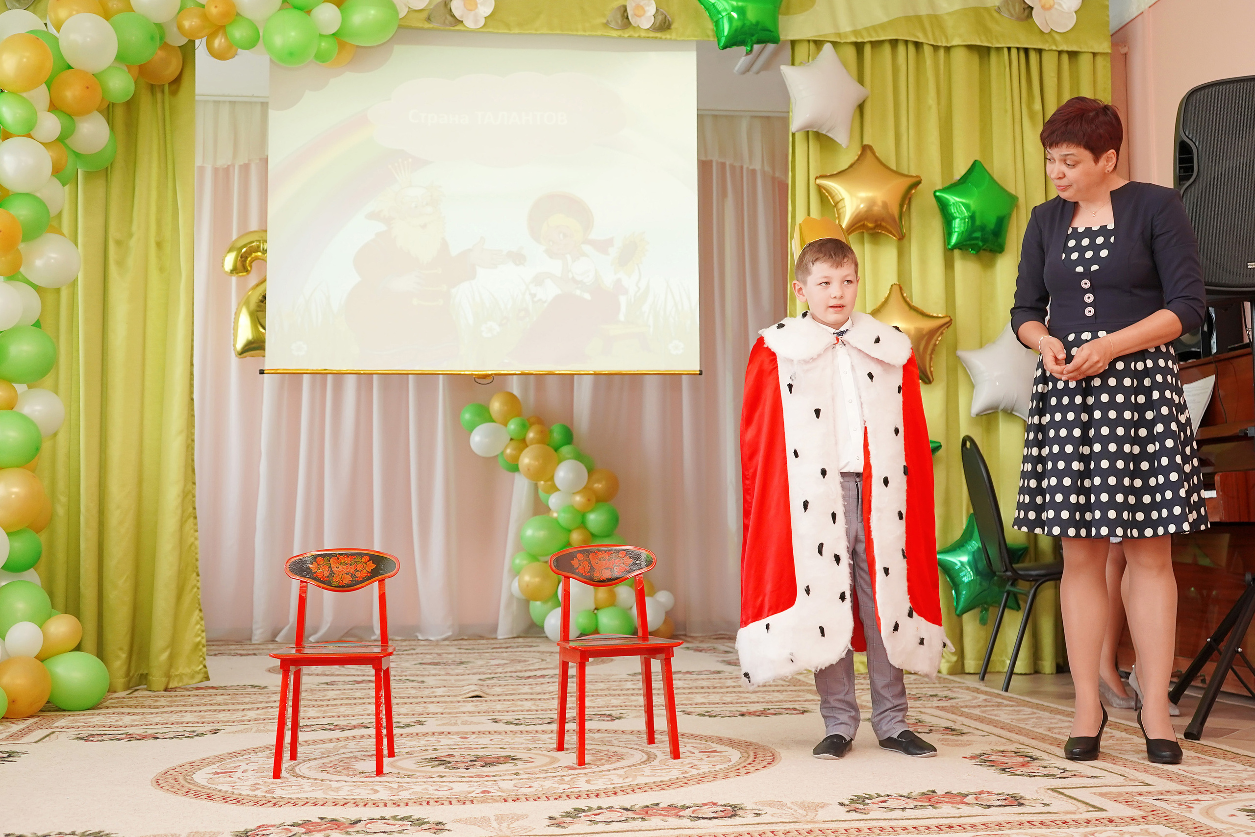 Фотосъемка видеосъёмка фотограф видеооператор новогодних утренников  в. Фотограф, видеооператор Нина Коршунова