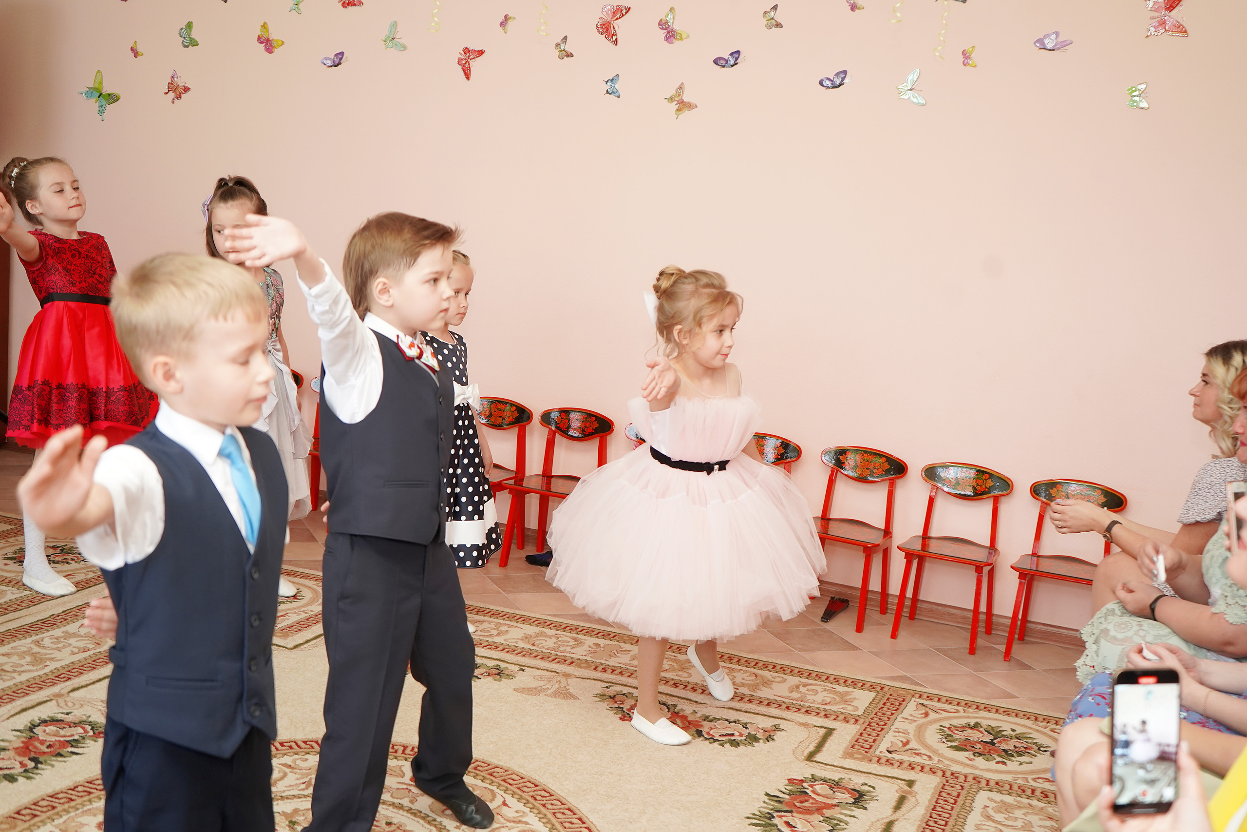 Фотосъемка видеосъёмка фотограф видеооператор новогодних утренников  в. Фотограф, видеооператор Нина Коршунова