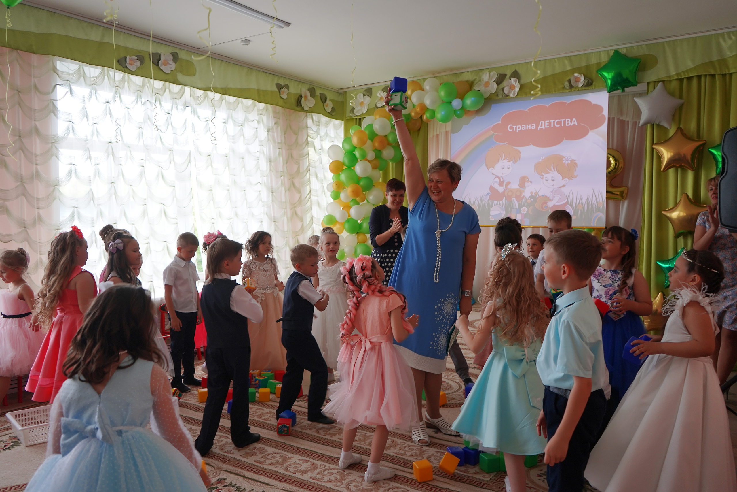 Фотосъемка видеосъёмка фотограф видеооператор новогодних утренников  в. Фотограф, видеооператор Нина Коршунова