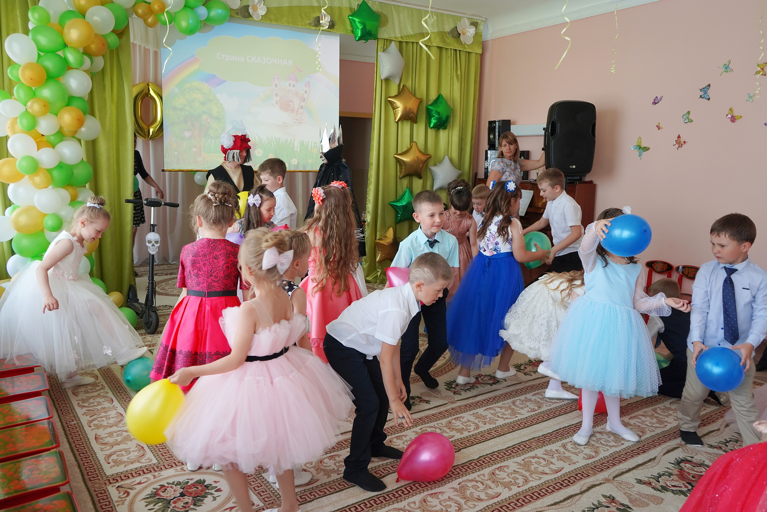 Фотосъемка видеосъёмка фотограф видеооператор новогодних утренников  в. Фотограф, видеооператор Нина Коршунова