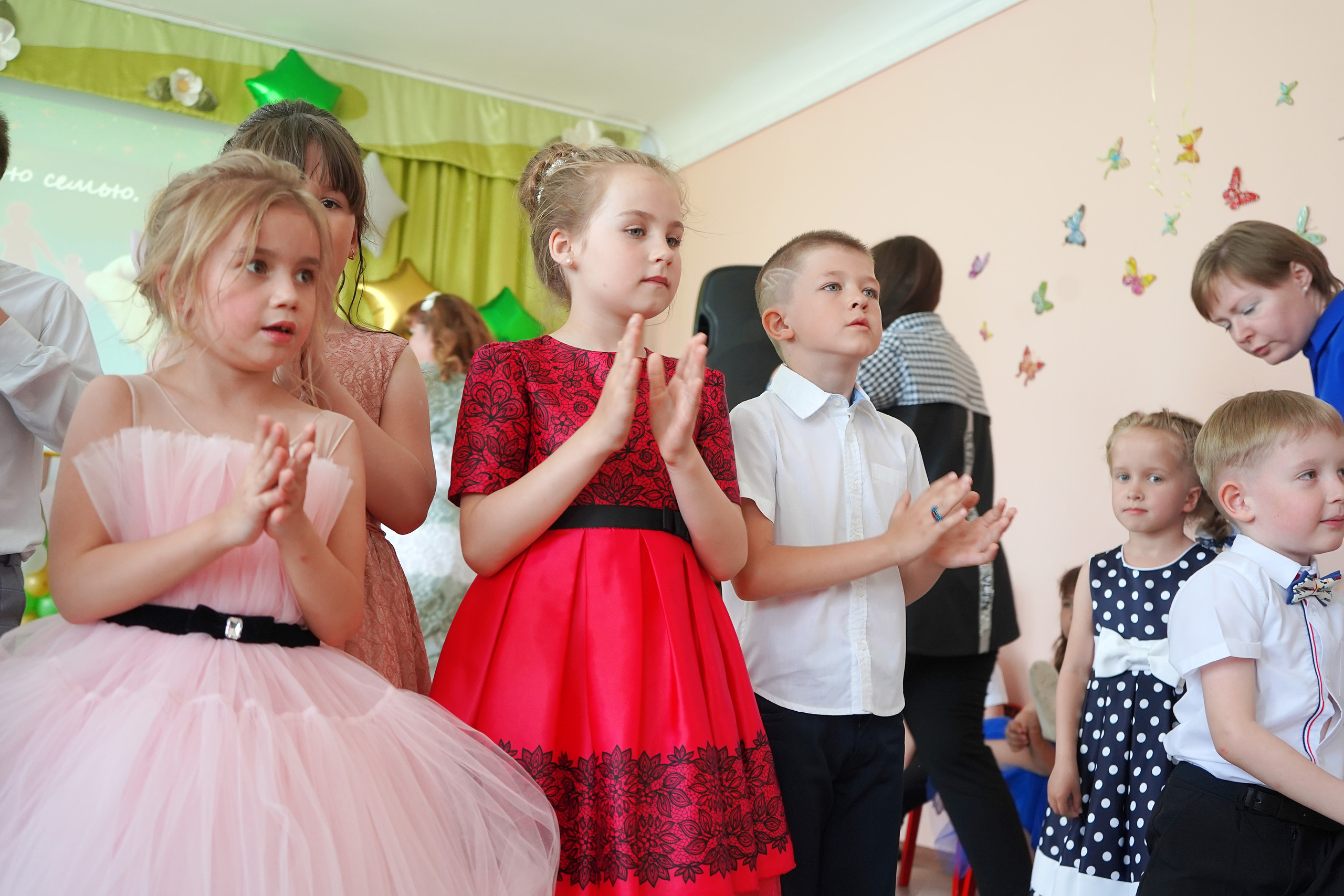 Фотосъемка видеосъёмка фотограф видеооператор новогодних утренников  в. Фотограф, видеооператор Нина Коршунова