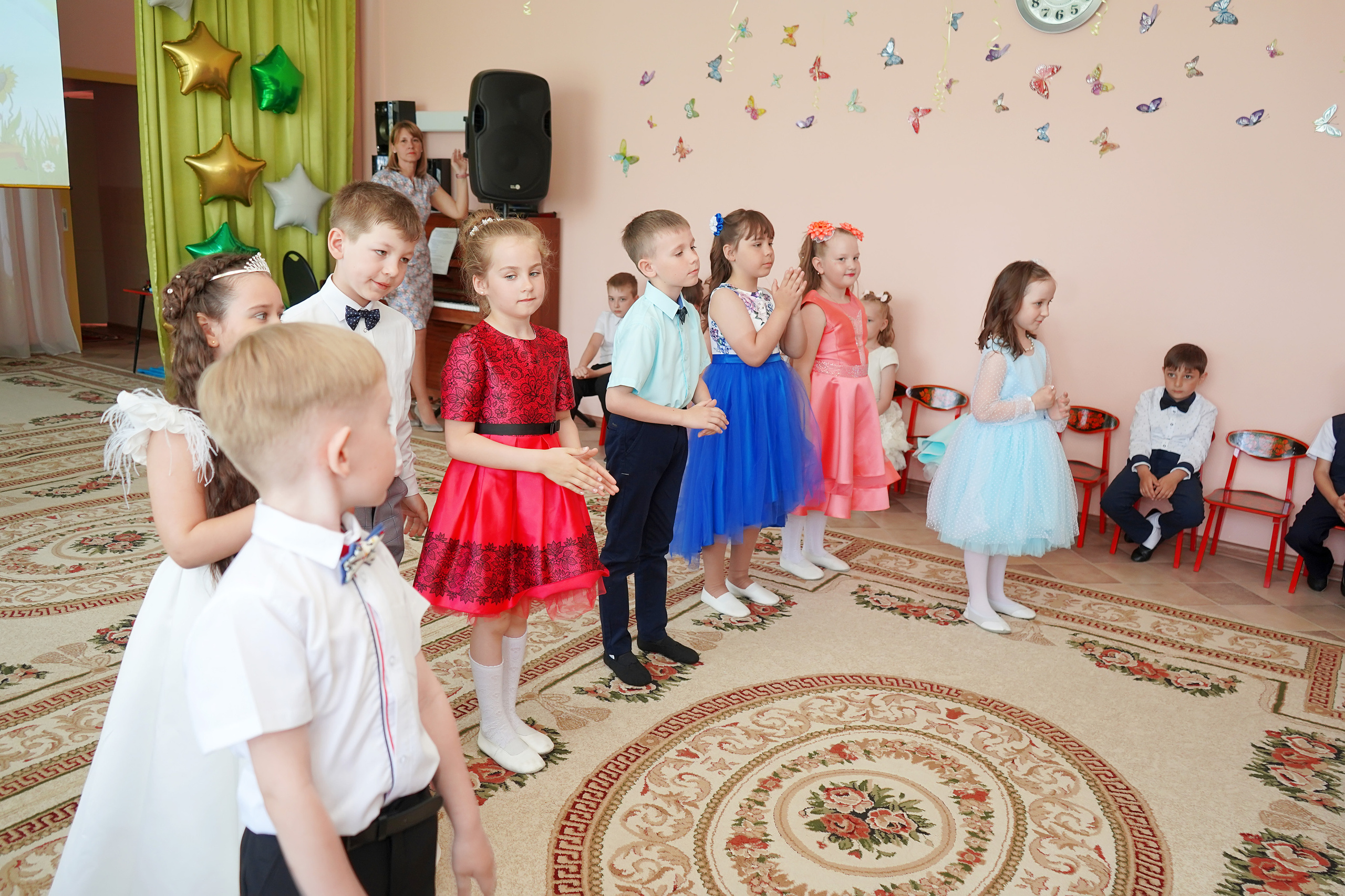 Фотосъемка видеосъёмка фотограф видеооператор новогодних утренников  в. Фотограф, видеооператор Нина Коршунова