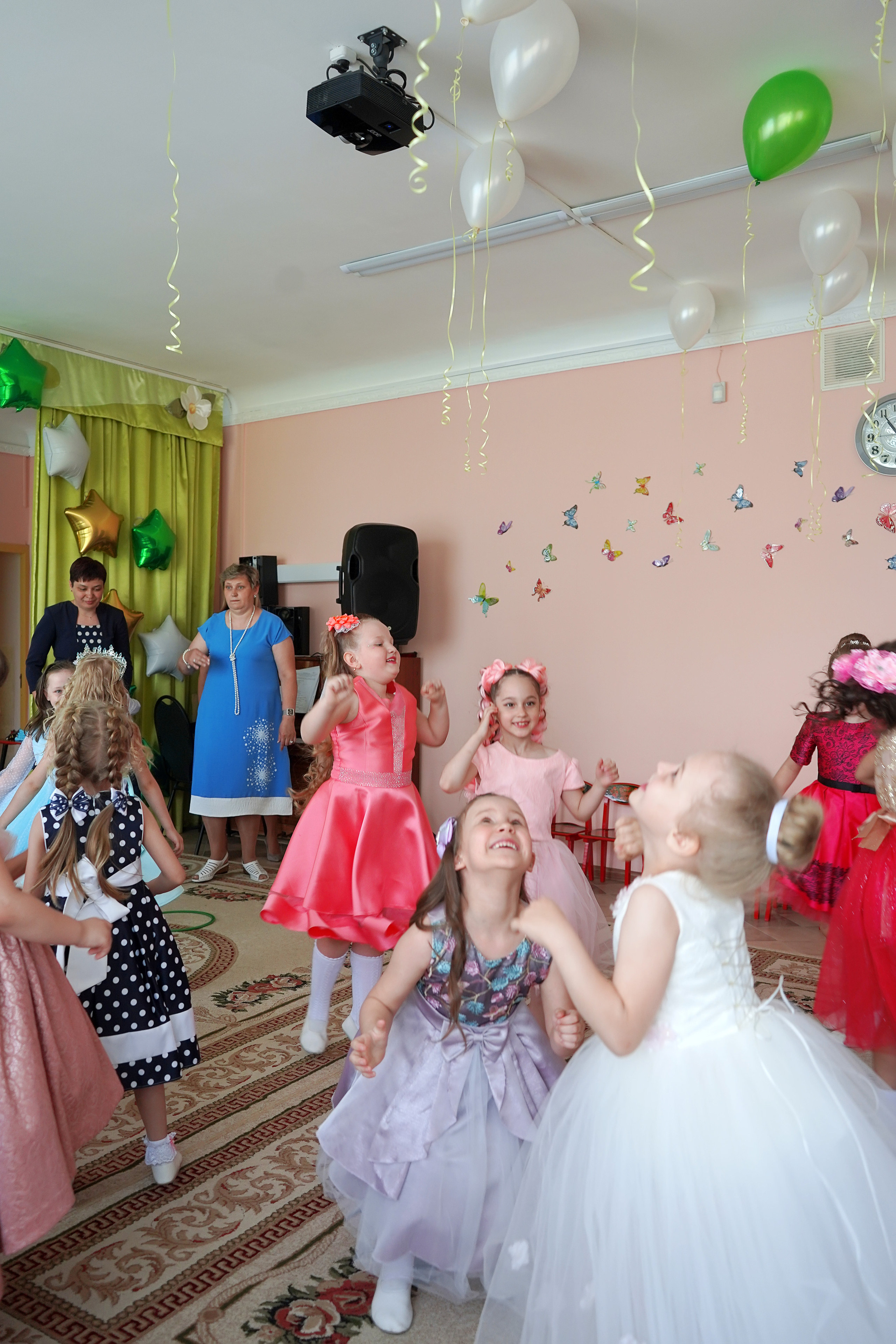 Фотосъемка видеосъёмка фотограф видеооператор новогодних утренников  в. Фотограф, видеооператор Нина Коршунова