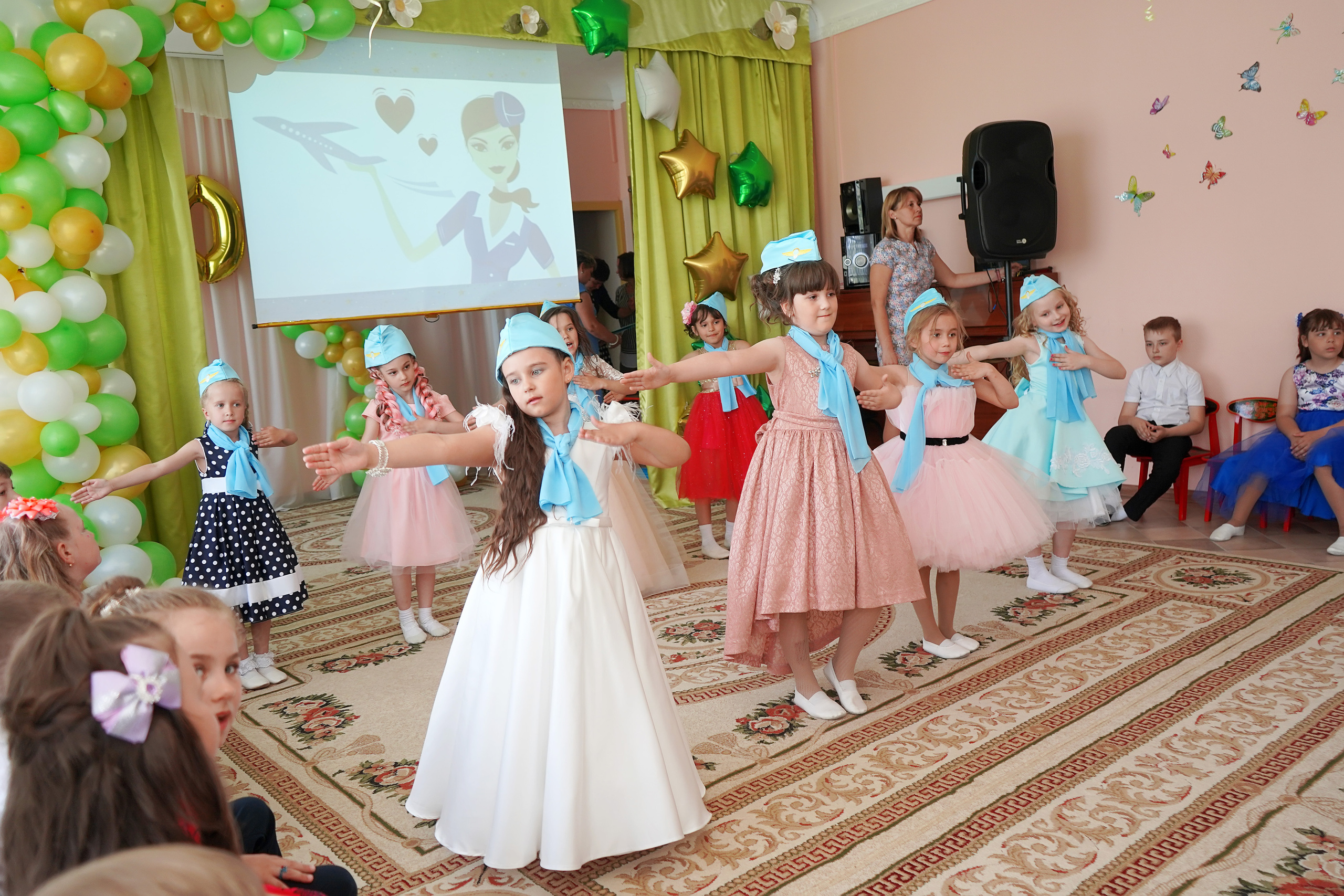 Фотосъемка видеосъёмка фотограф видеооператор новогодних утренников  в. Фотограф, видеооператор Нина Коршунова