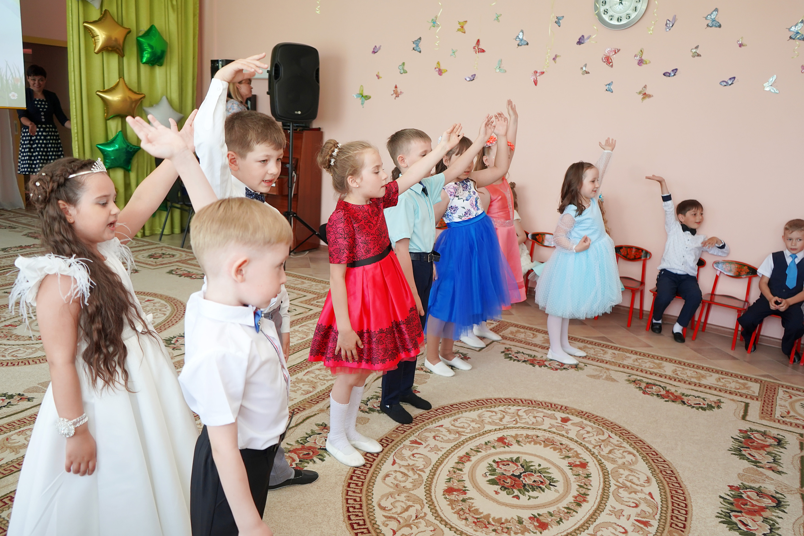 Фотосъемка видеосъёмка фотограф видеооператор новогодних утренников  в. Фотограф, видеооператор Нина Коршунова